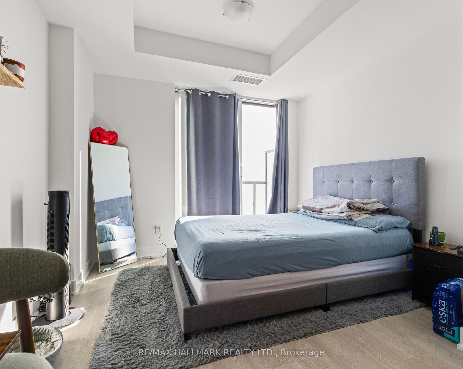 2545 Simcoe Street Ph20 Property Photo 4