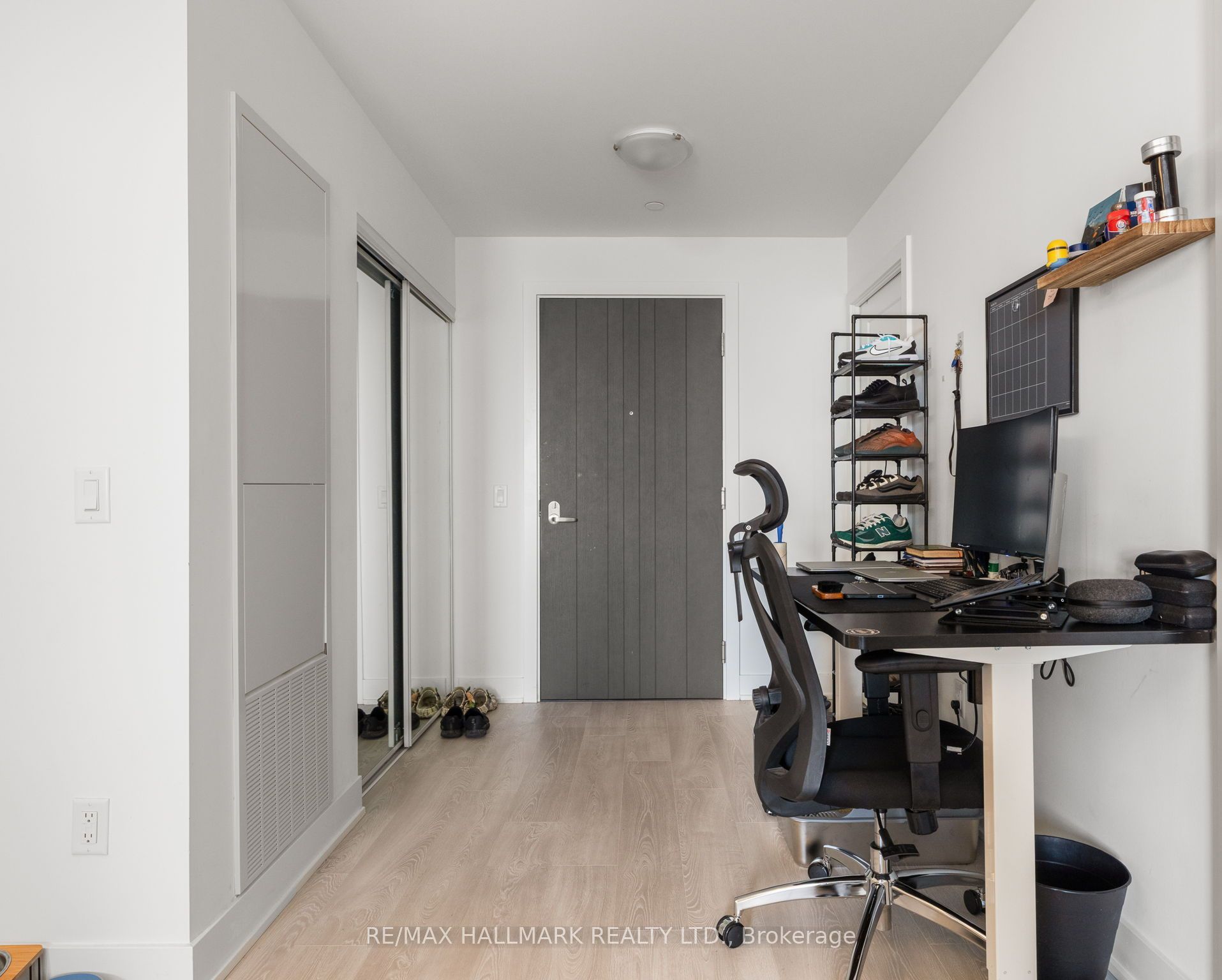 2545 Simcoe Street Ph20 Property Photo 6