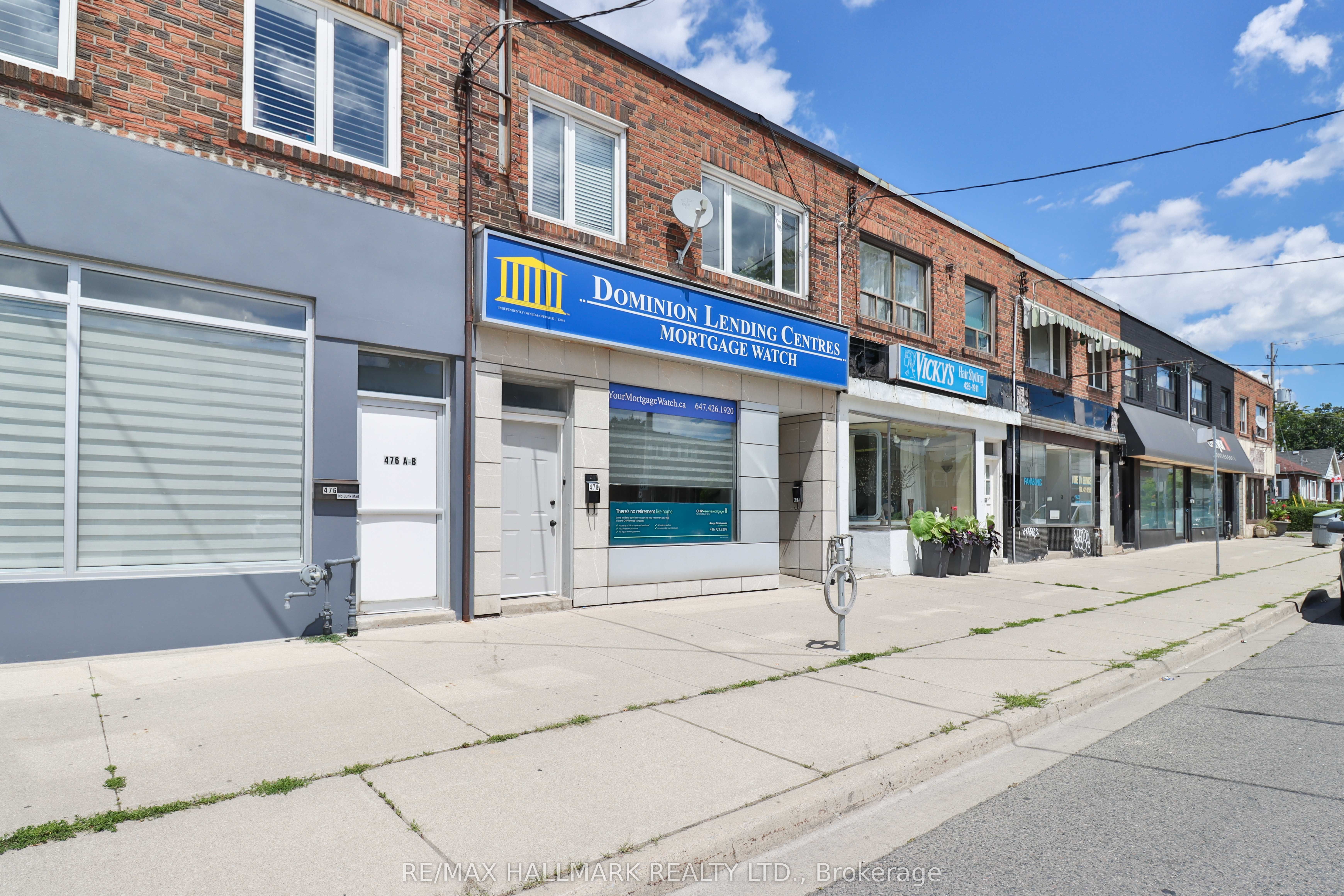 478 Cosburn Avenue N Property Photo 2