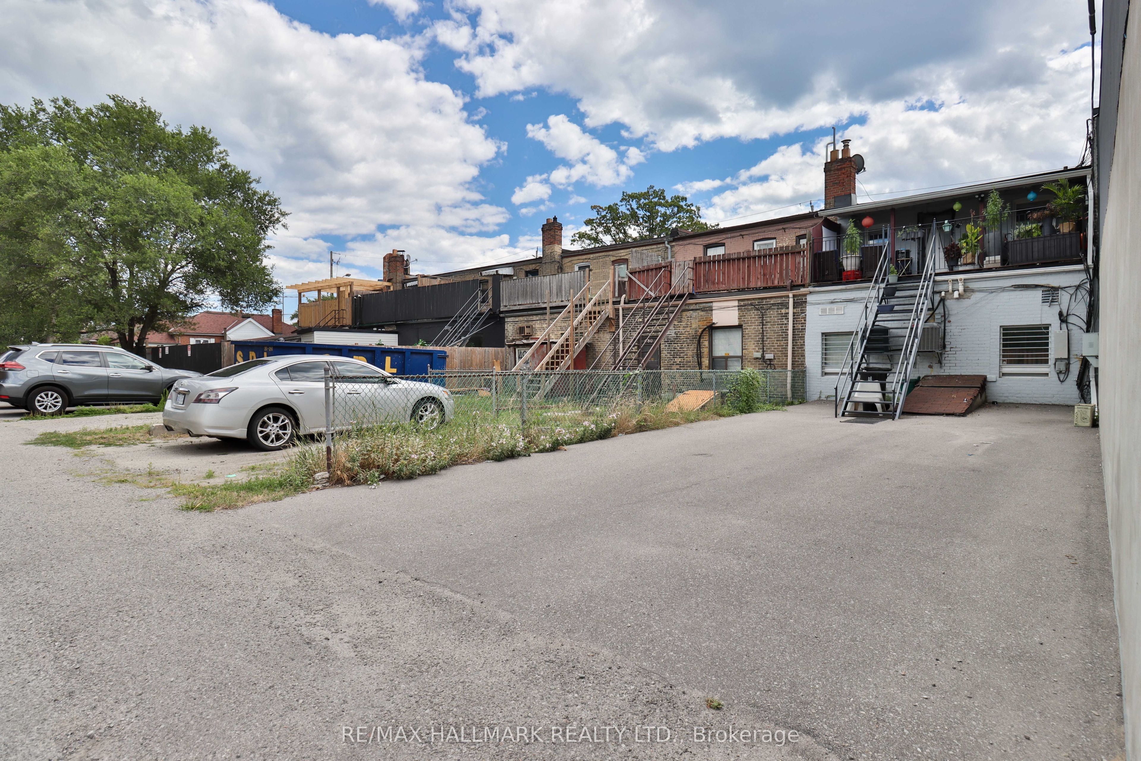 478 Cosburn Avenue N Property Photo 4