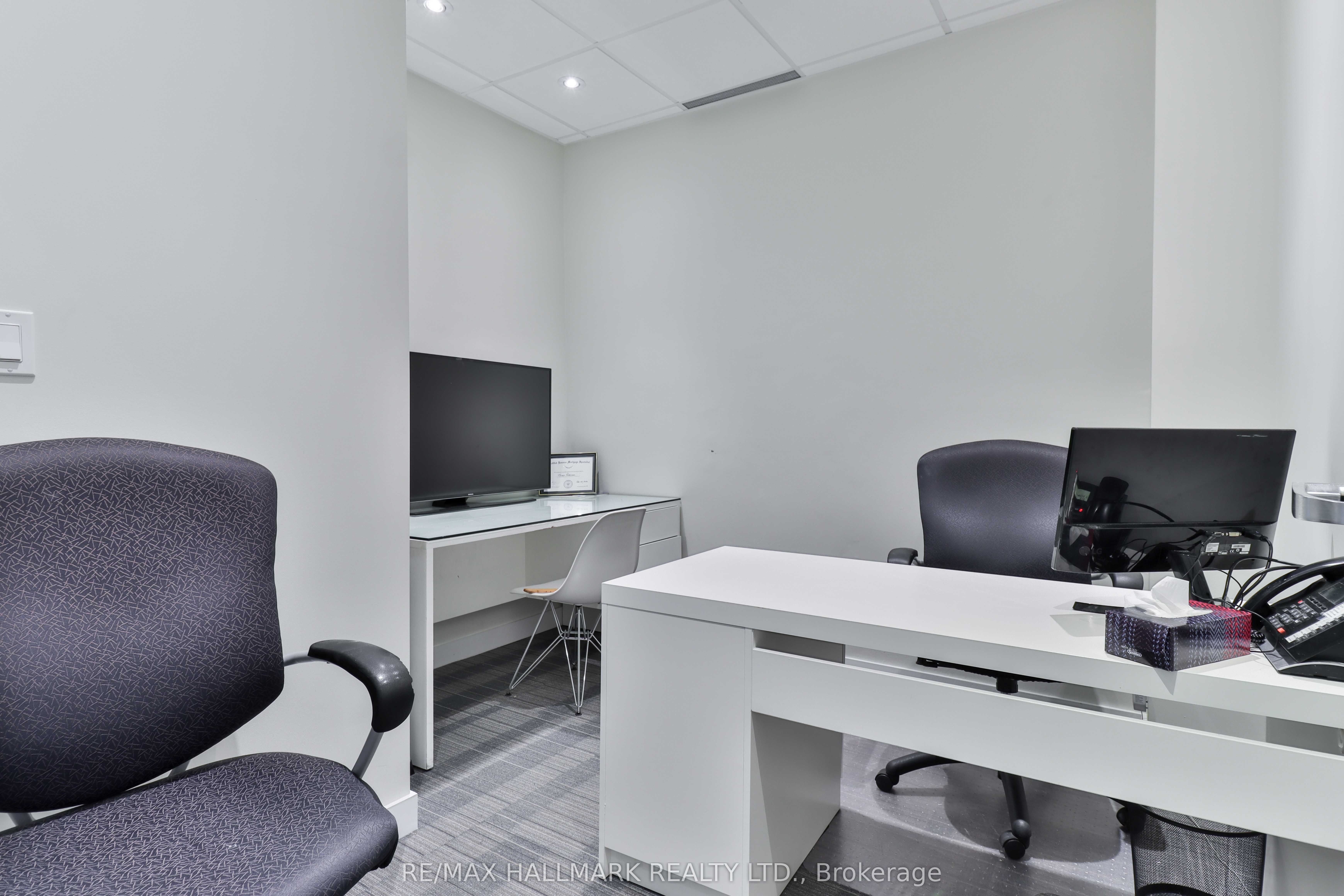 478 Cosburn Avenue N Property Photo 9