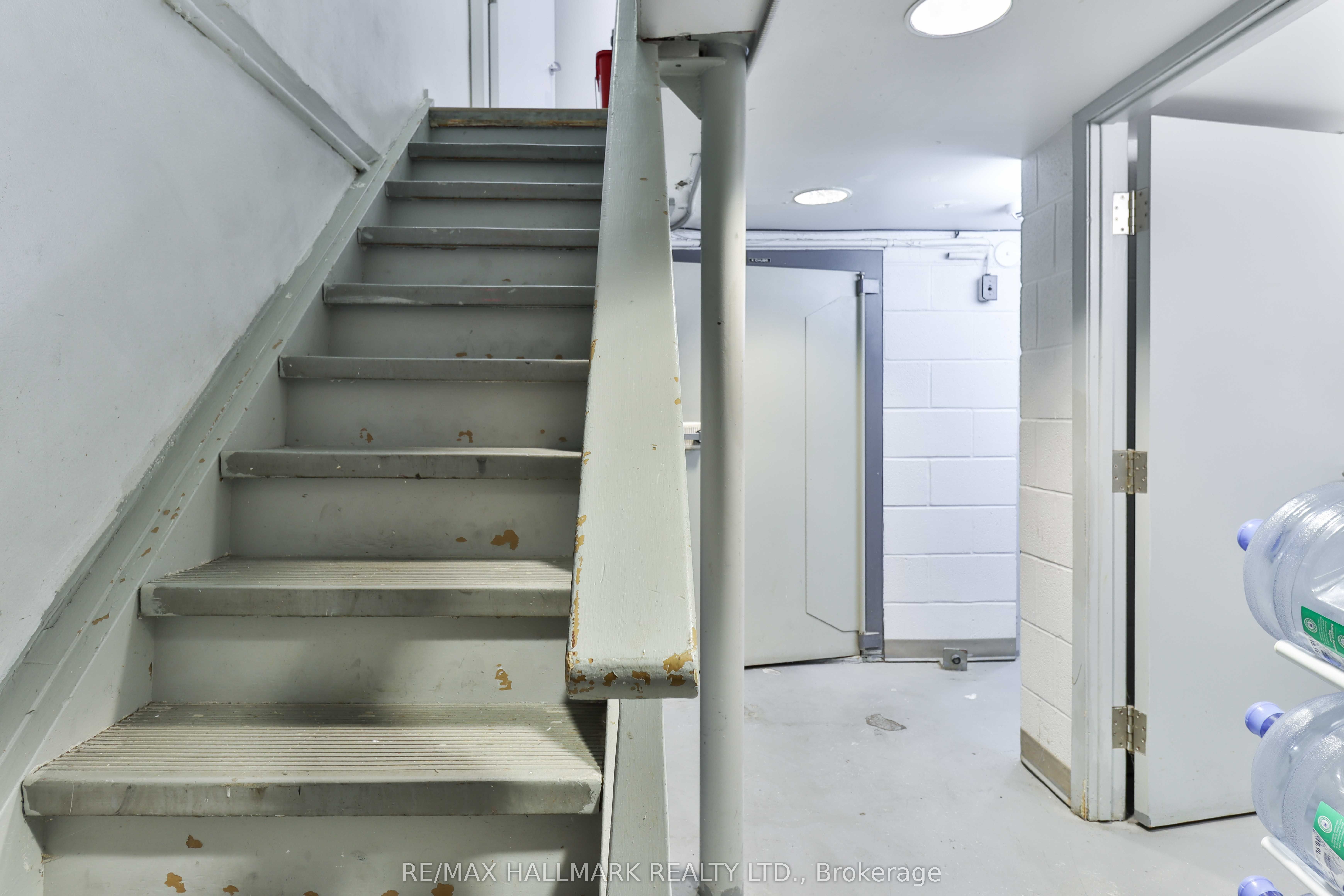 478 Cosburn Avenue N Property Photo 18