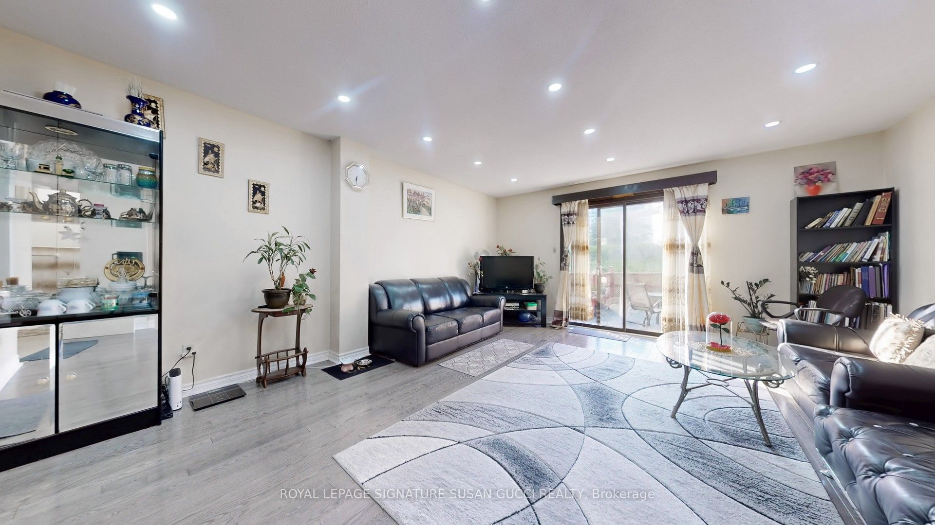 46 Albion Avenue Property Photo 3