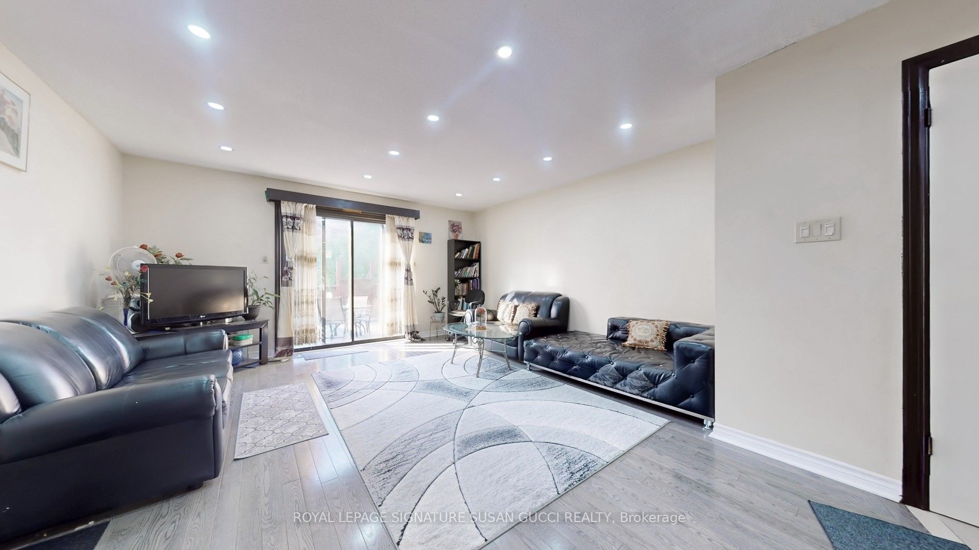 46 Albion Avenue Property Photo 5