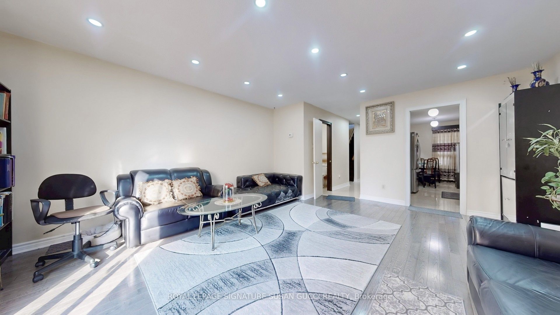 46 Albion Avenue Property Photo 8