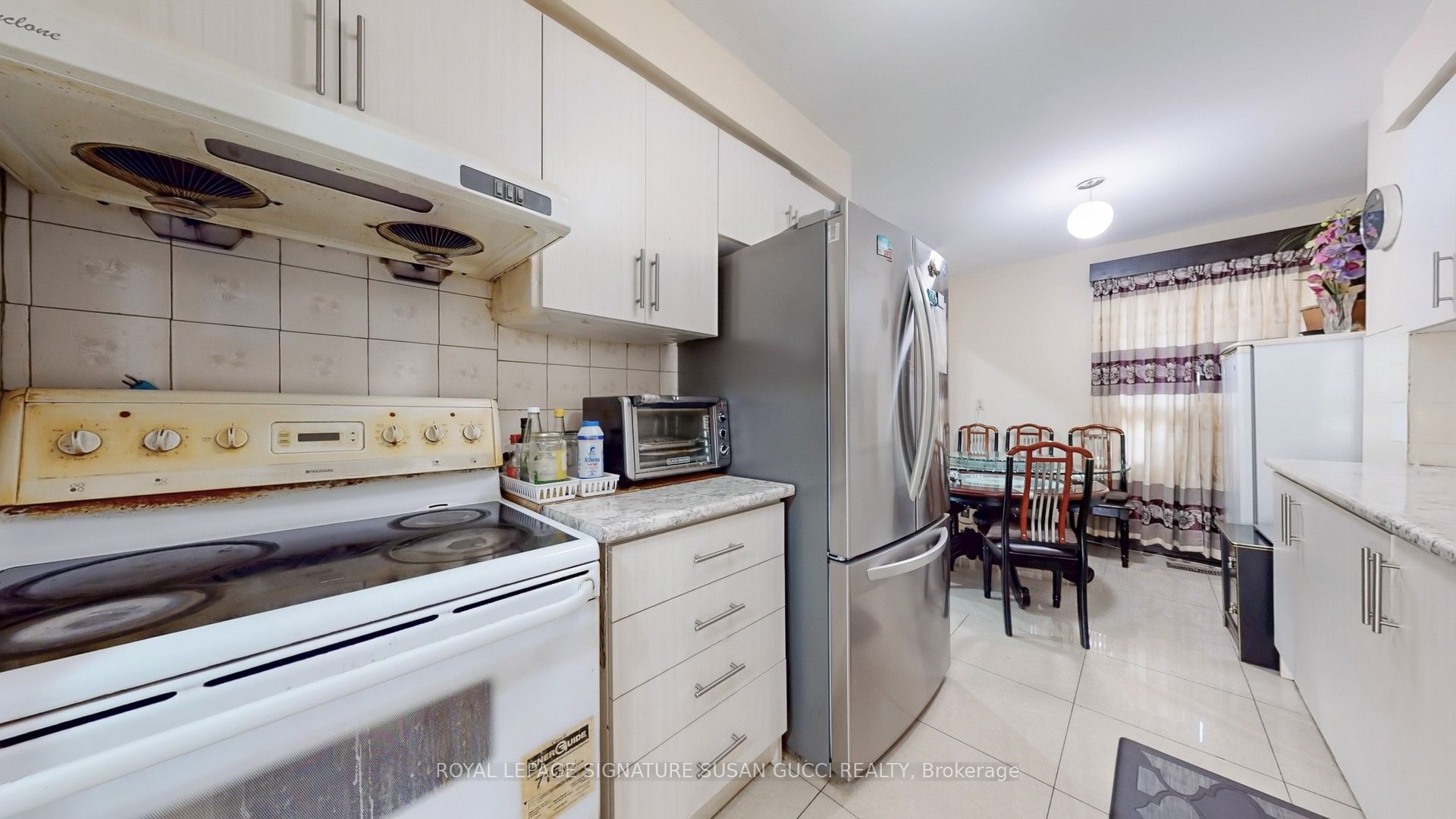 46 Albion Avenue Property Photo 9