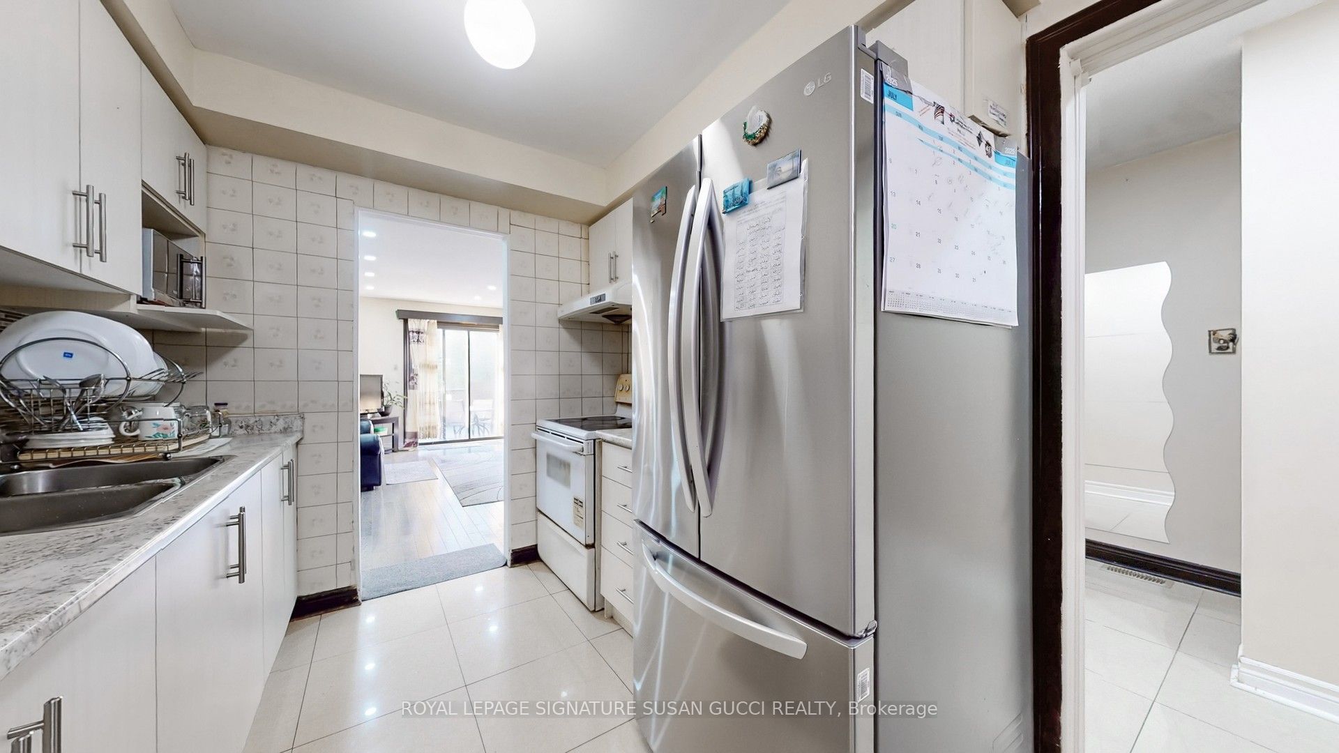 46 Albion Avenue Property Photo 12