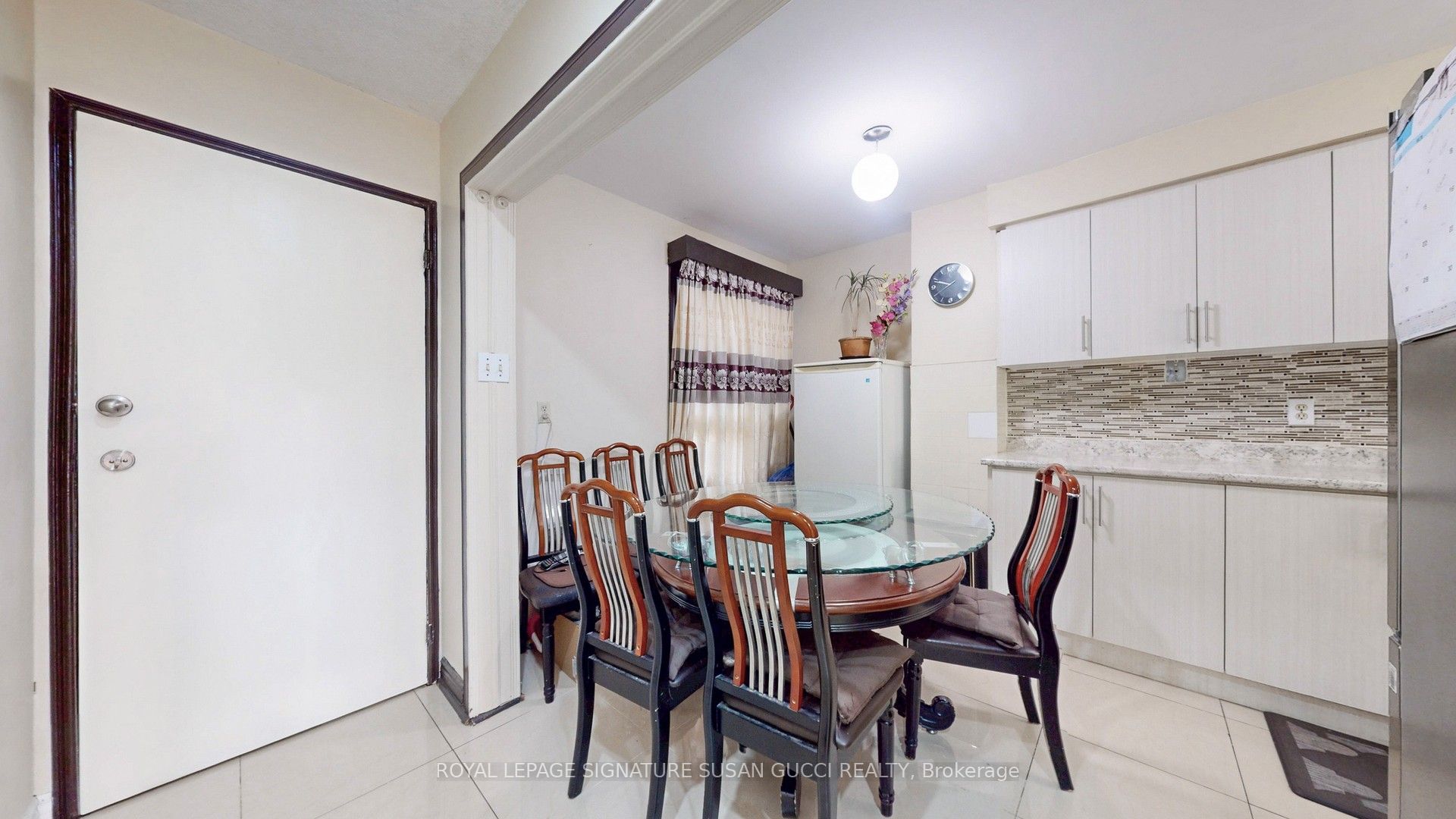 46 Albion Avenue Property Photo 13