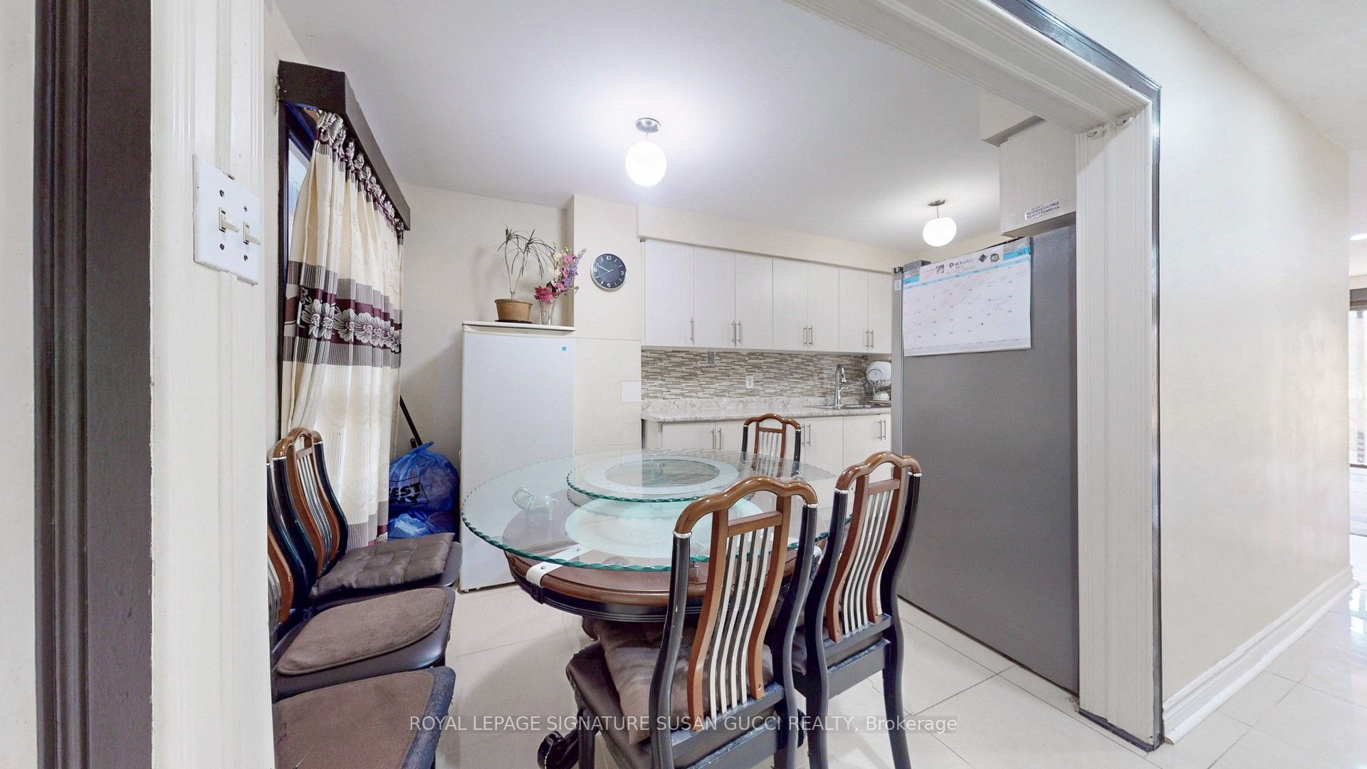 46 Albion Avenue Property Photo 14