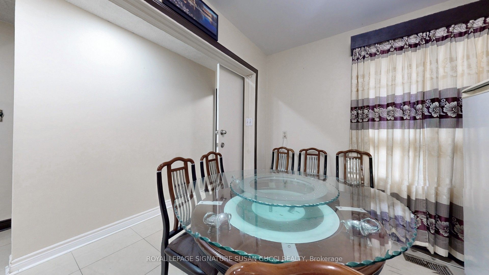 46 Albion Avenue Property Photo 15