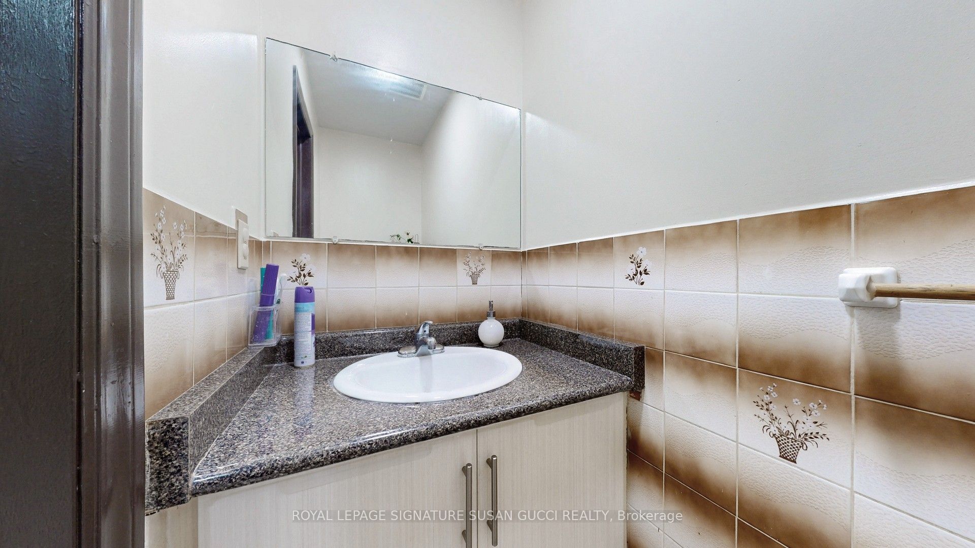 46 Albion Avenue Property Photo 16