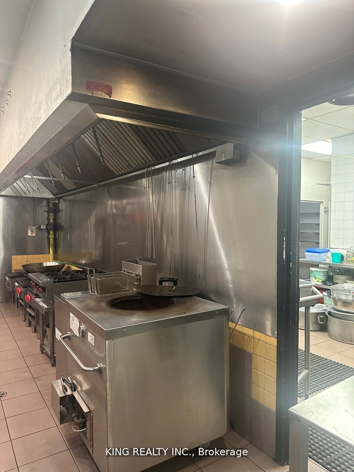 18 Lebovic Avenue Property Photo 6