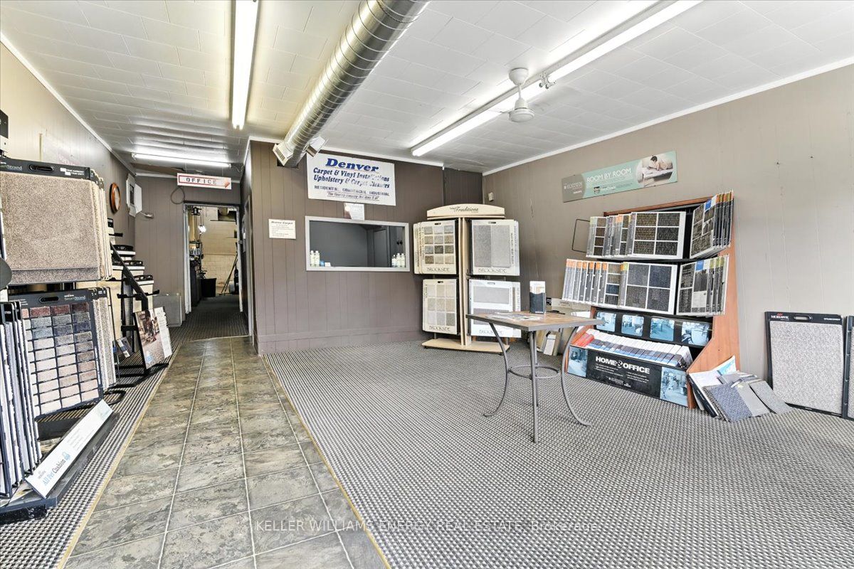 174 Mary Street N Property Photo 5