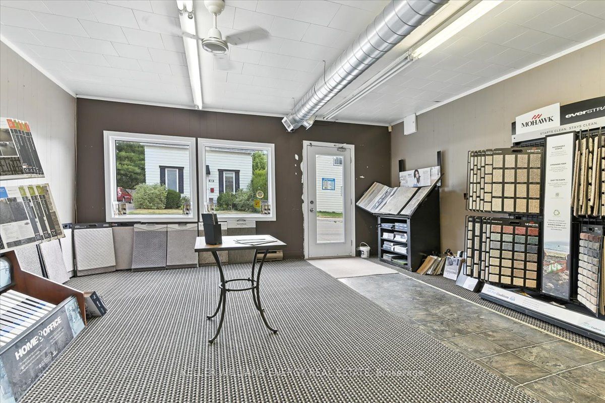 174 Mary Street N Property Photo 7