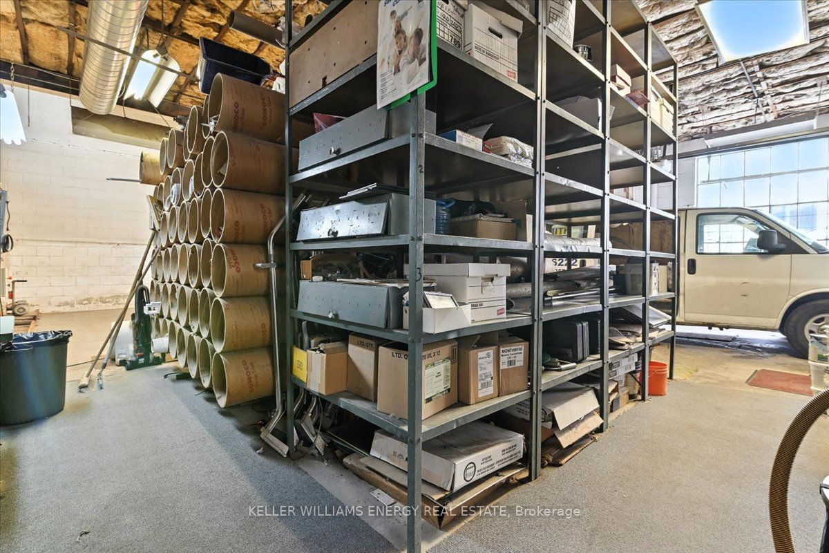 174 Mary Street N Property Photo 12