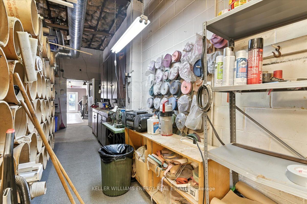 174 Mary Street N Property Photo 14