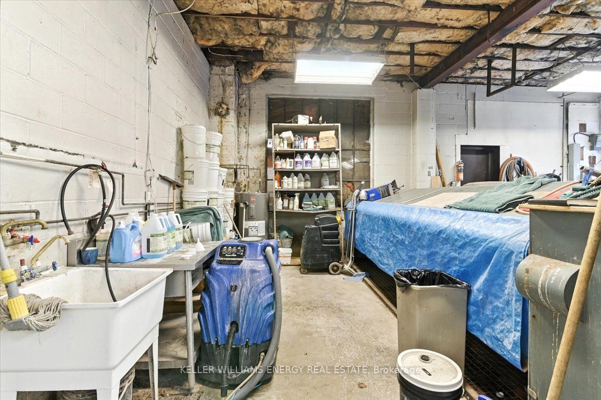 174 Mary Street N Property Photo 18