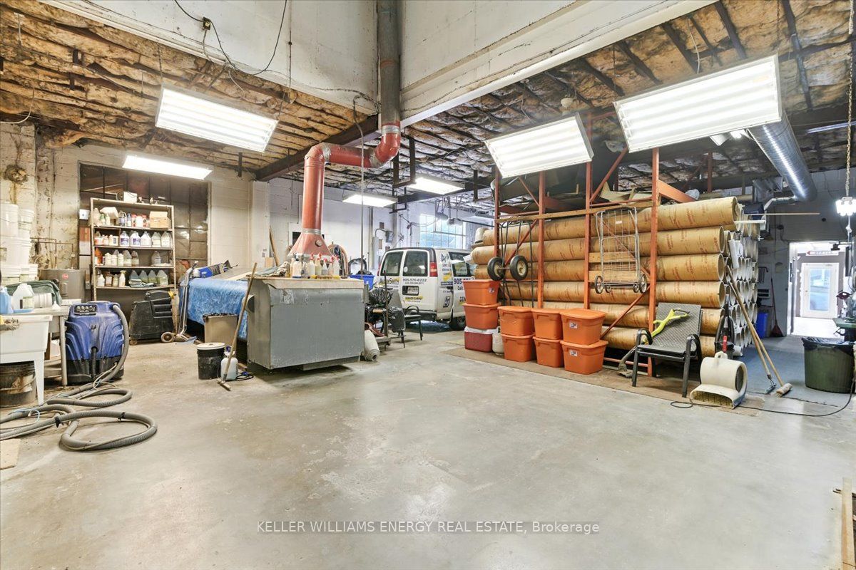 174 Mary Street N Property Photo 19