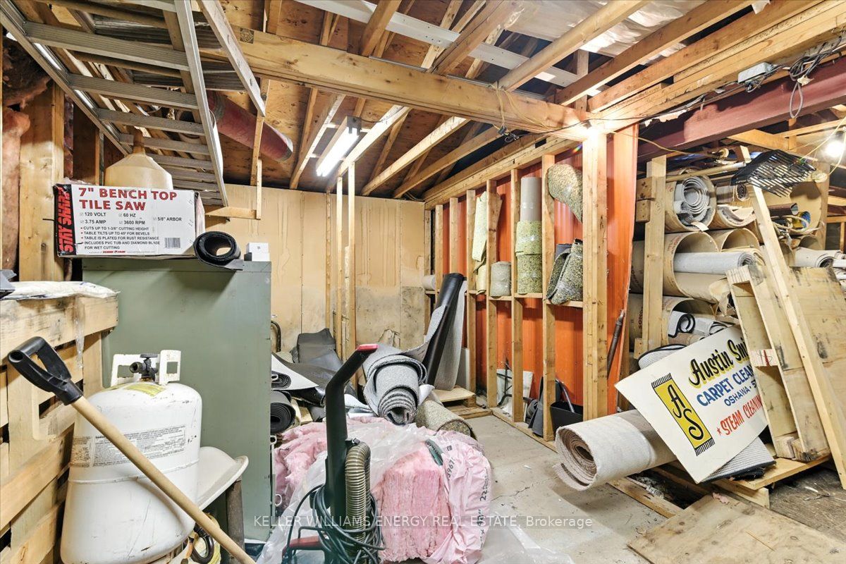 174 Mary Street N Property Photo 21