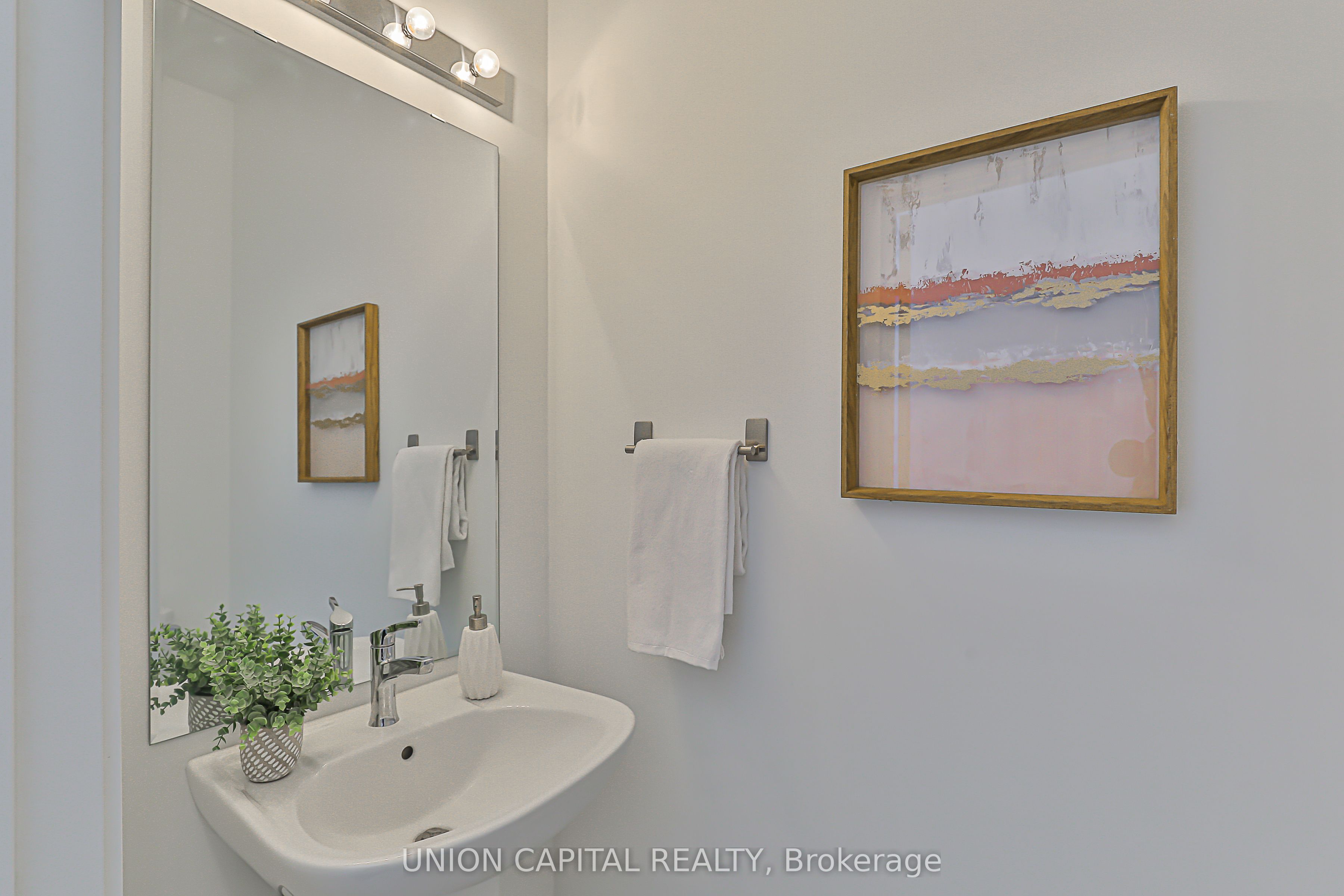799 Stanstead Path Property Photo 4