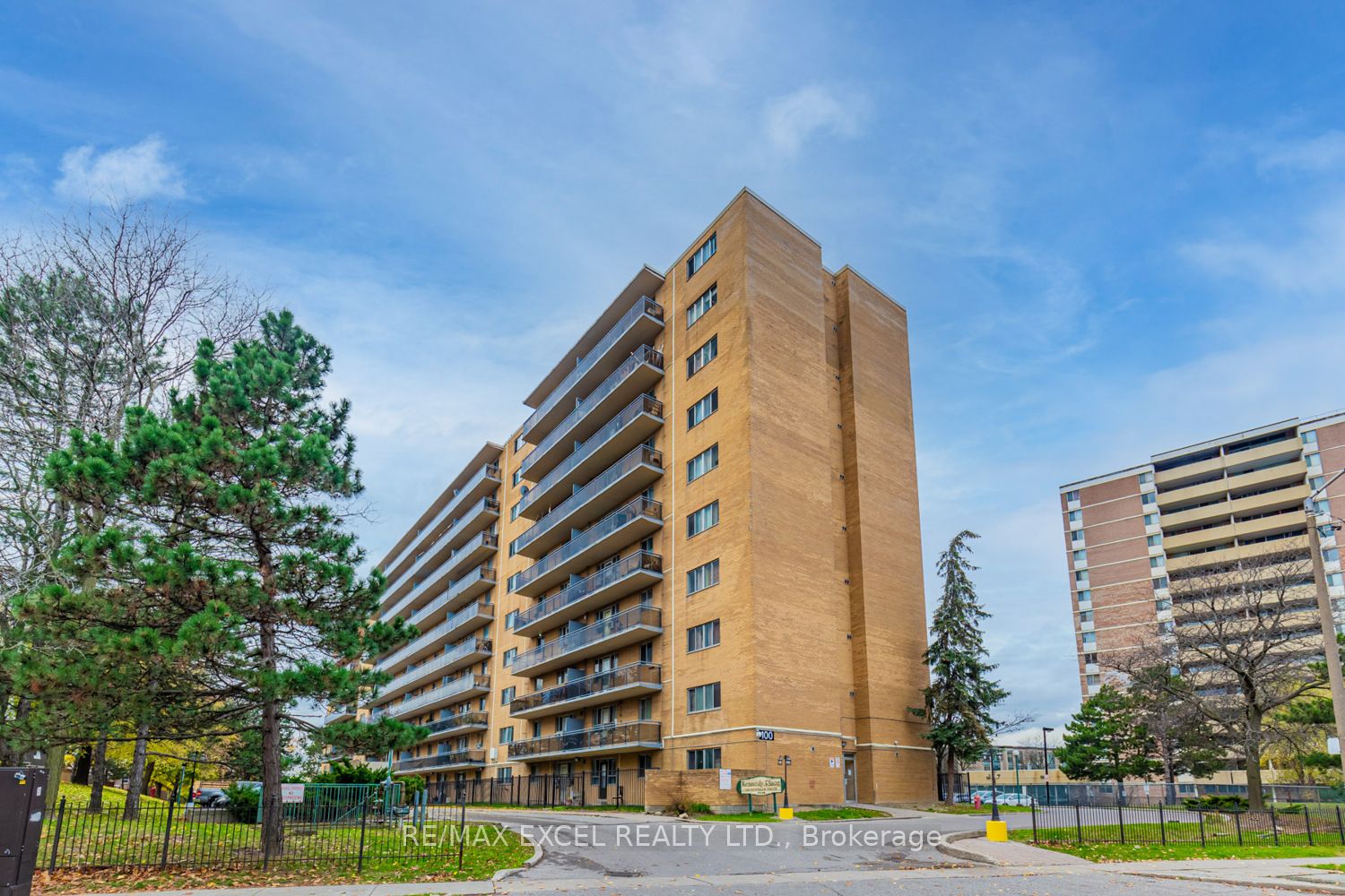 100 Dundalk Drive 817 Property Photo 1