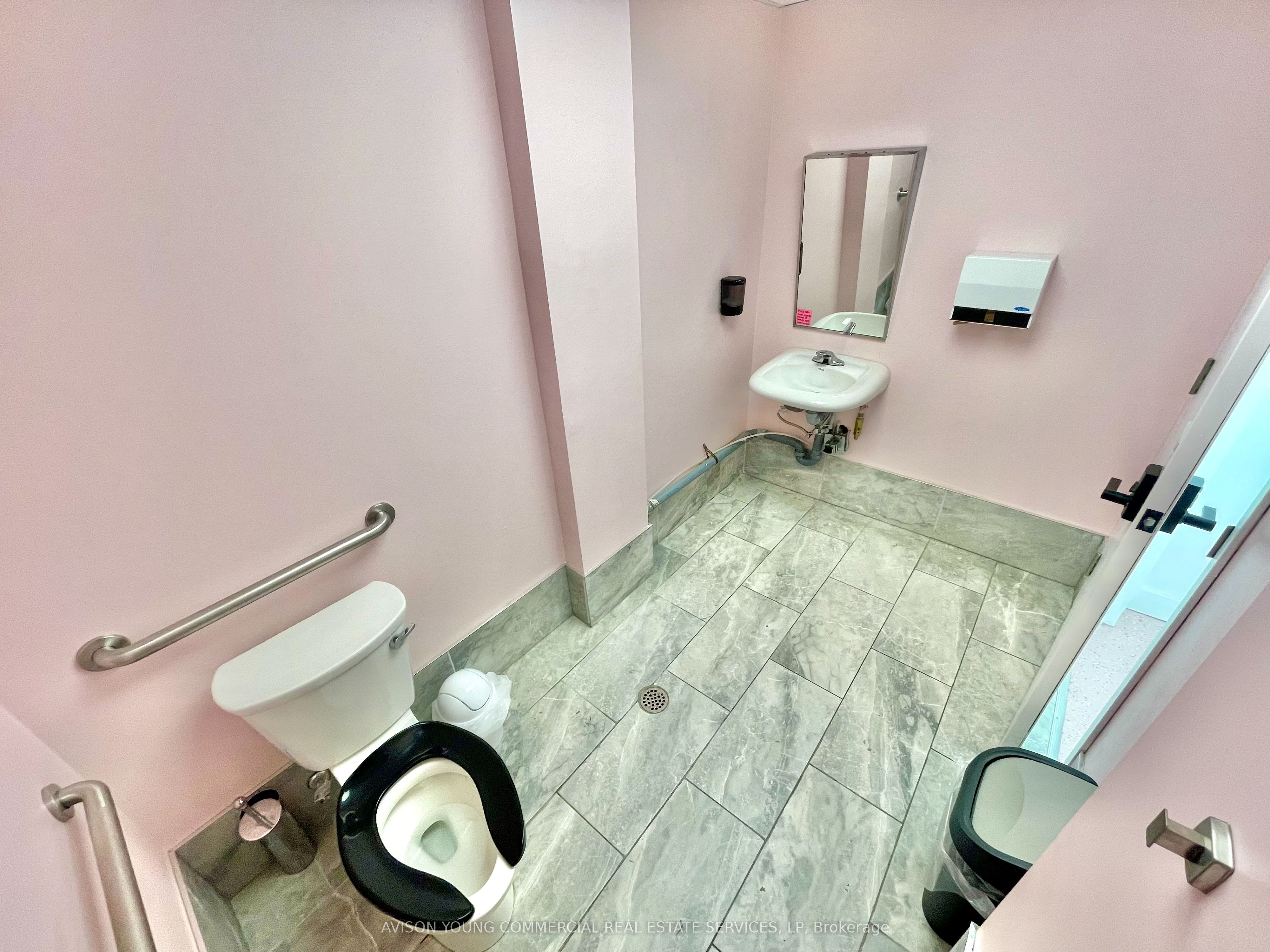 3148 Kingston Road Unit 1 Property Photo 4