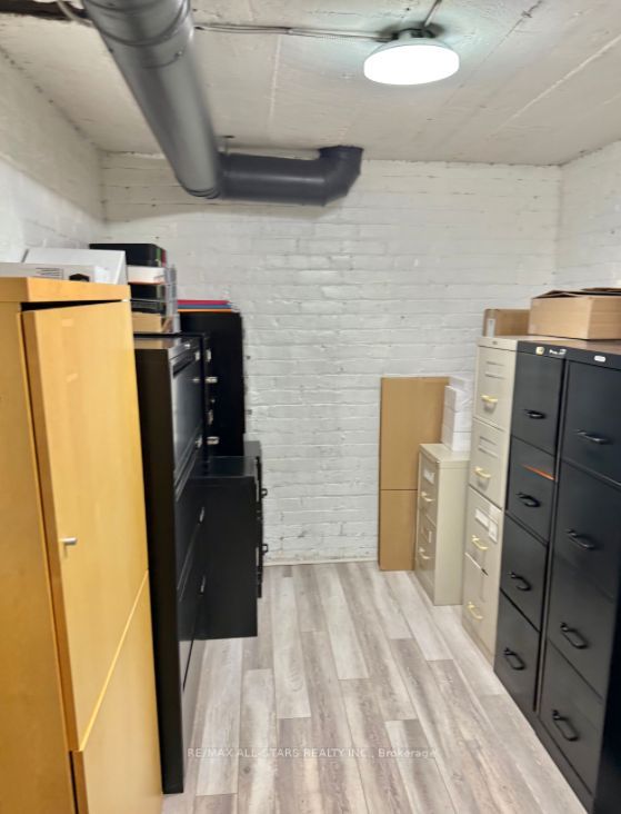 711 Queen Street E Unit B Property Photo 8