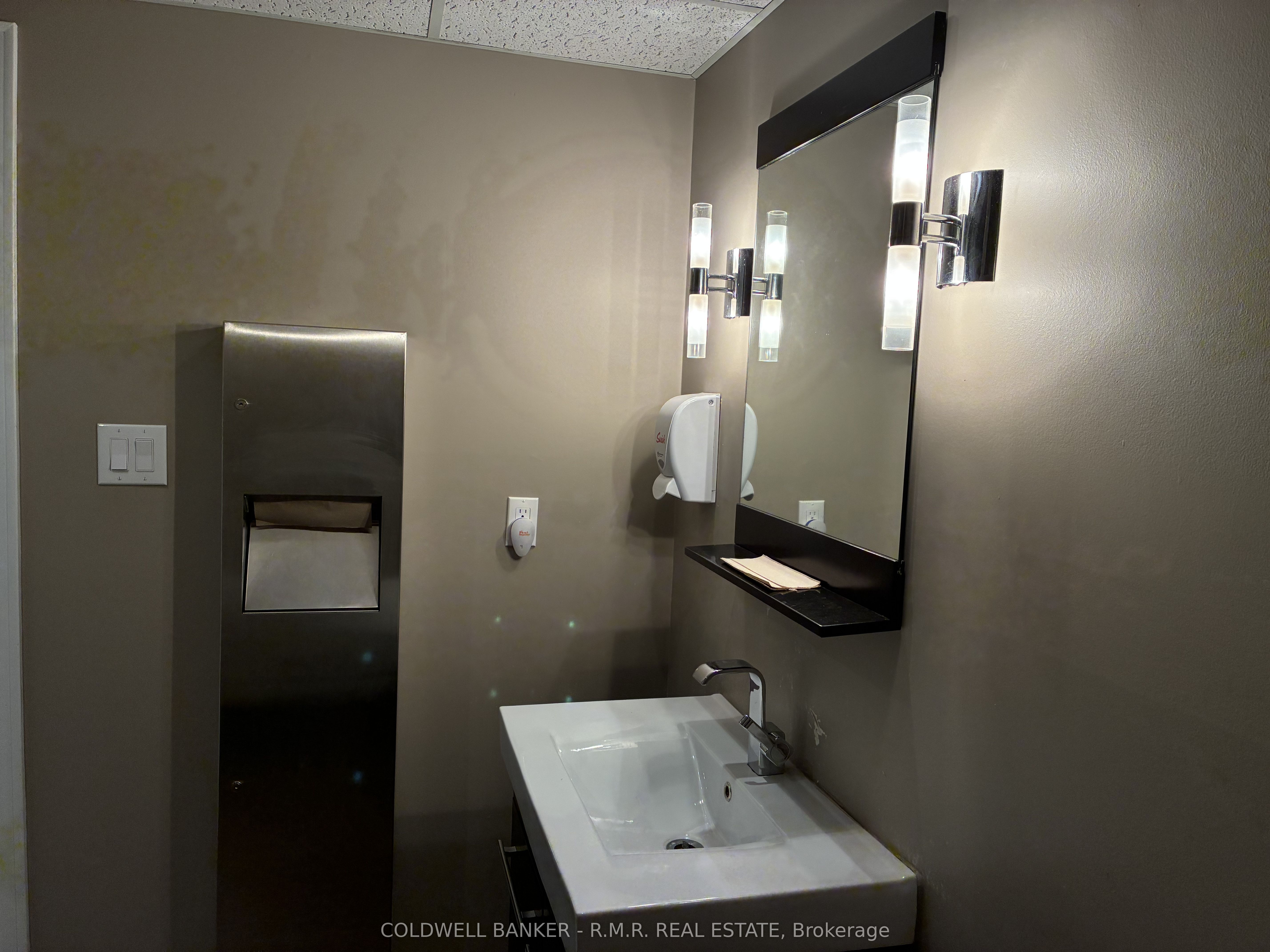 179 King Street E B2 Property Photo 8