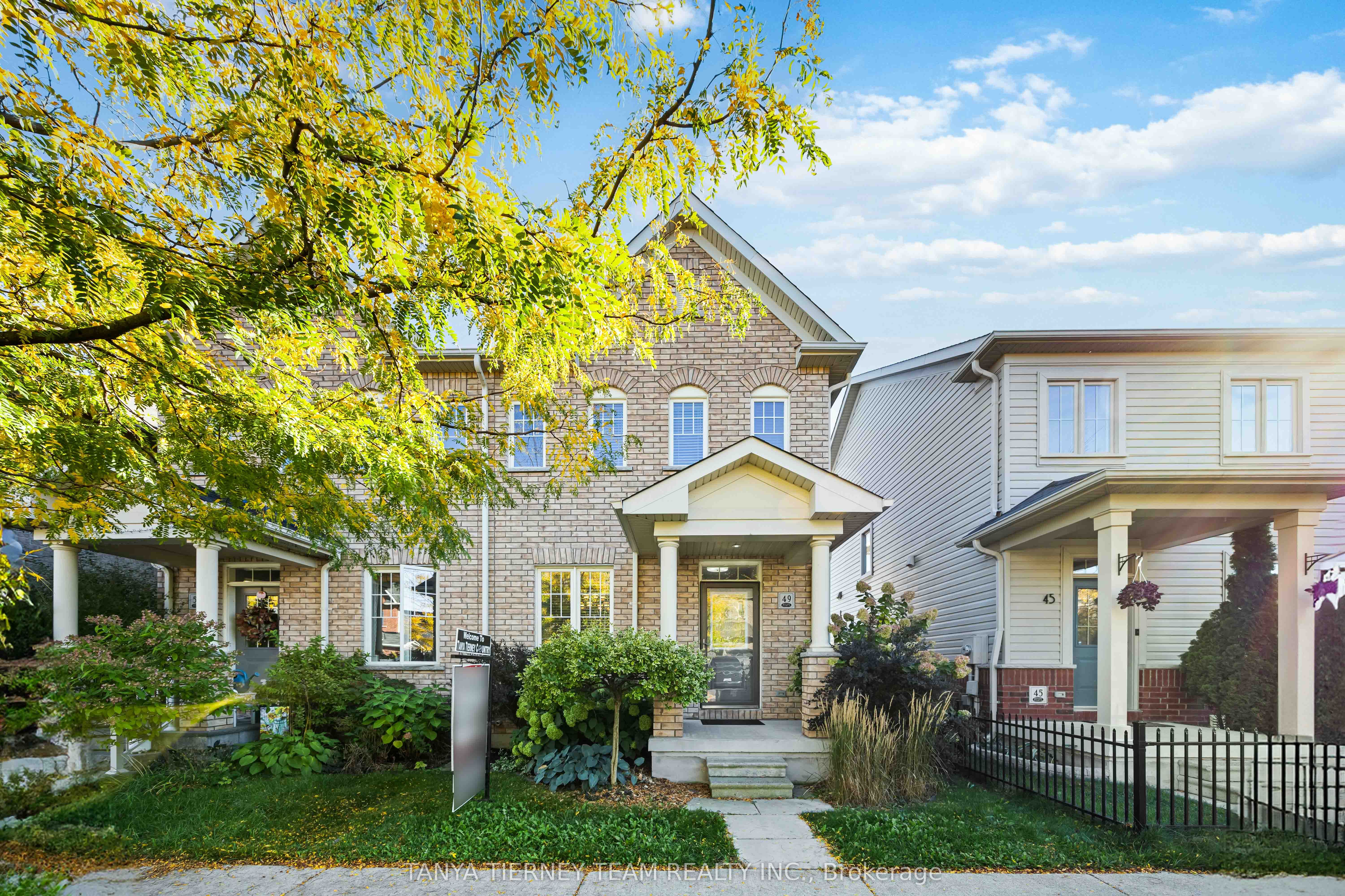 49 Ted Miller Crescent Property Photo