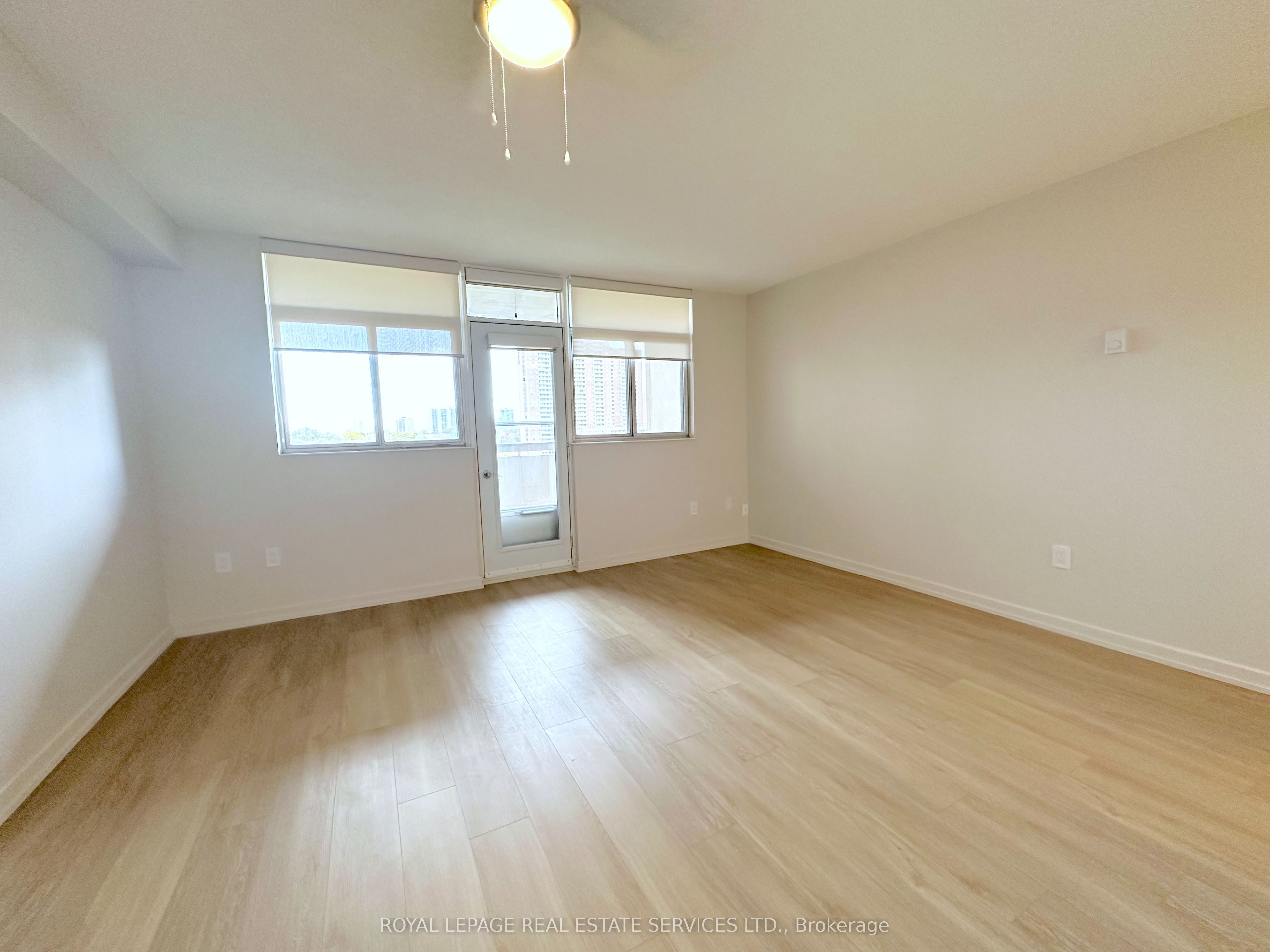 30 Denton Avenue 802 Property Photo 5