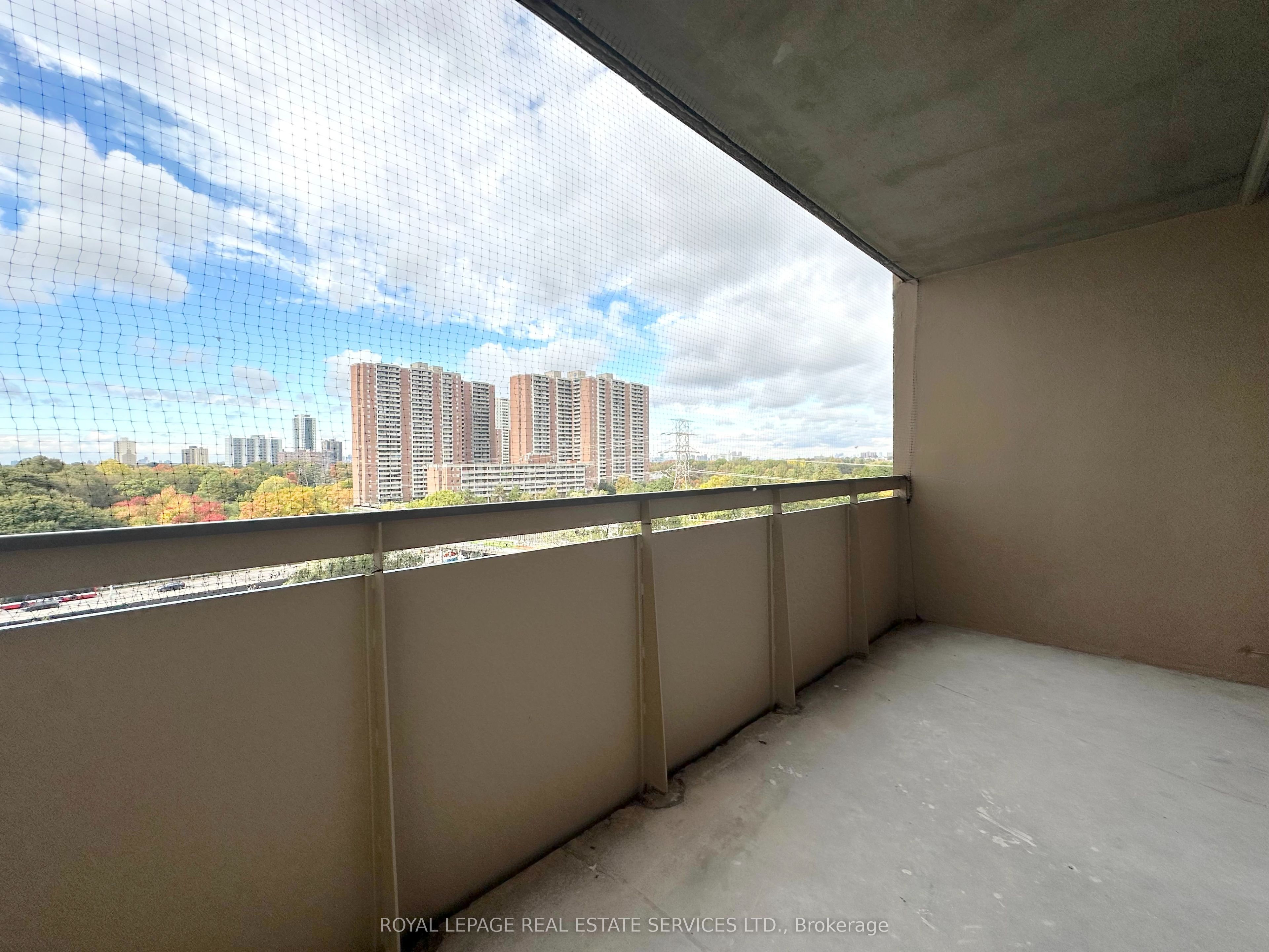 30 Denton Avenue 802 Property Photo 12