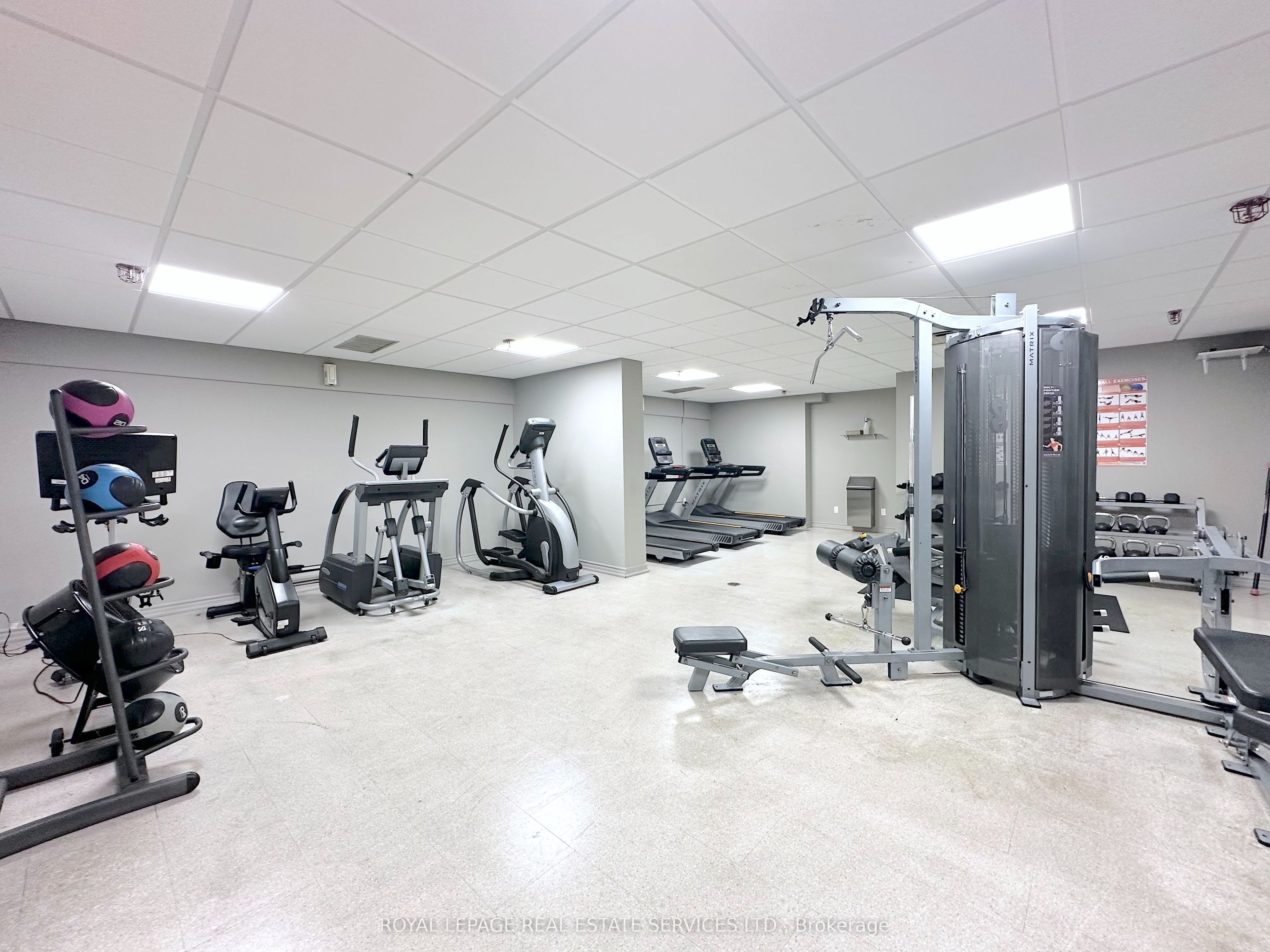 30 Denton Avenue 802 Property Photo 14