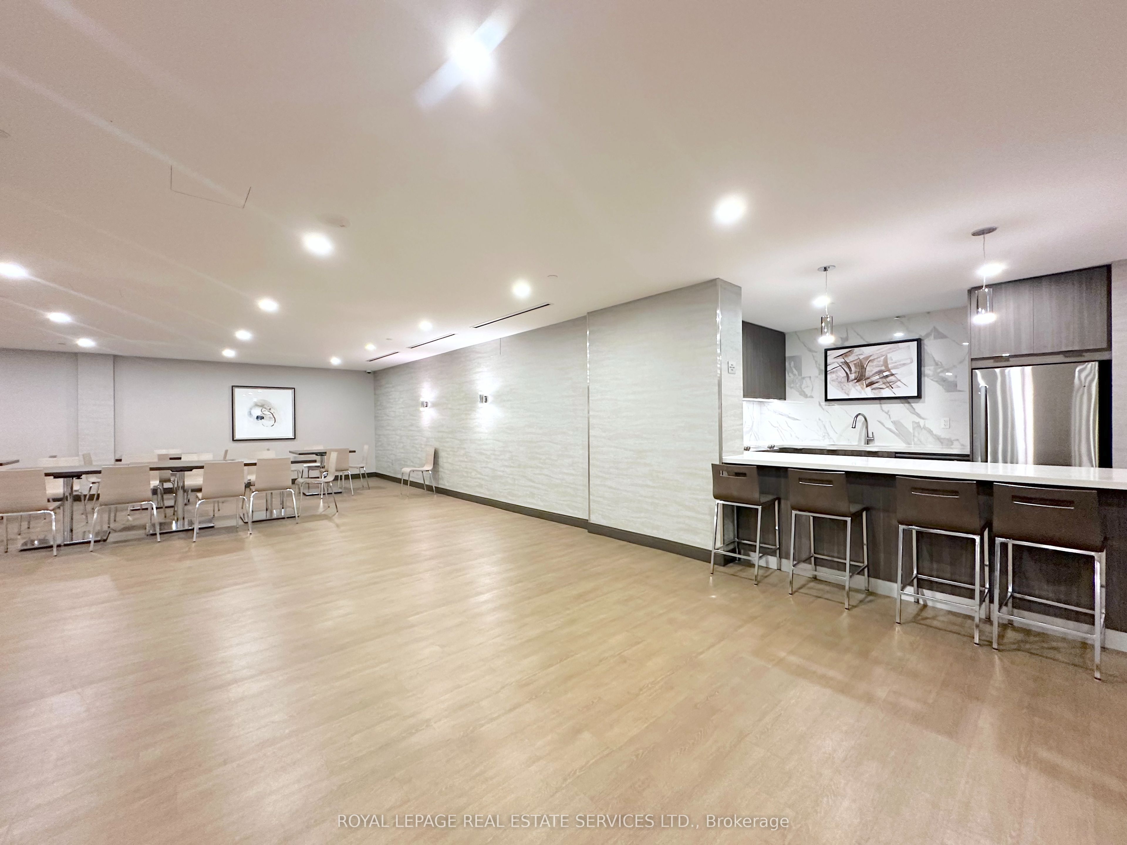 30 Denton Avenue 802 Property Photo 17