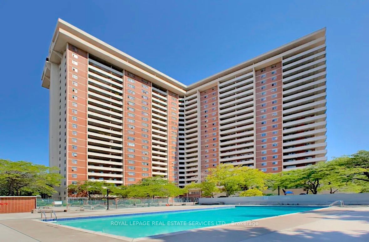 30 Denton Avenue 802 Property Photo 19