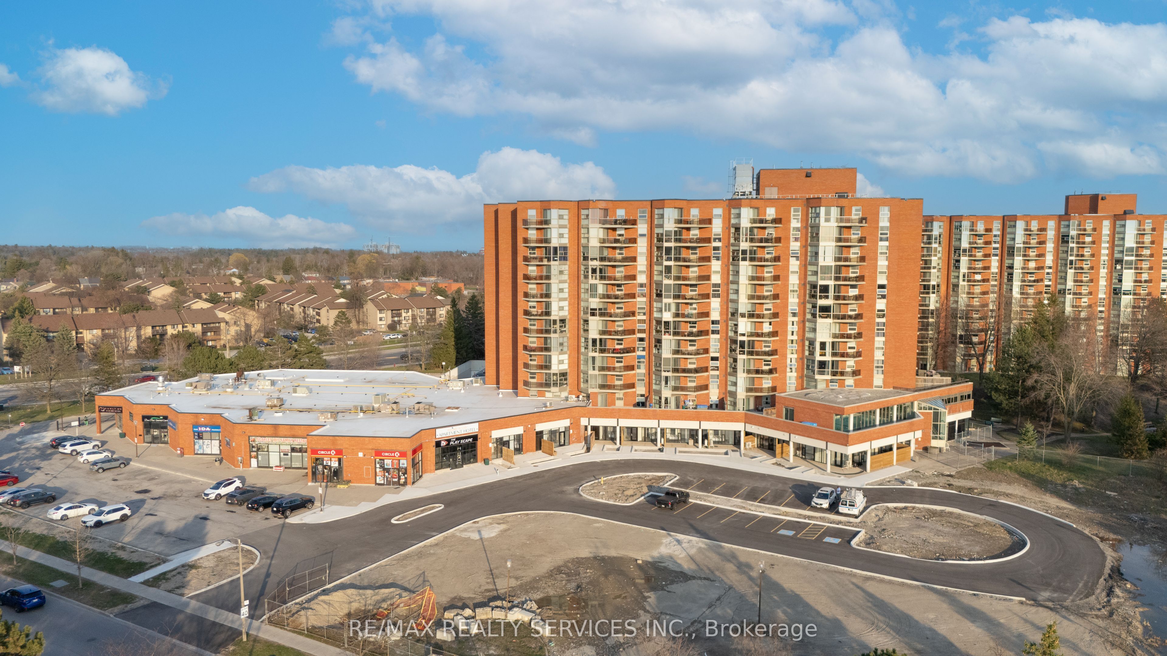 30 DEAN PARK Road #1 Property Photo 1