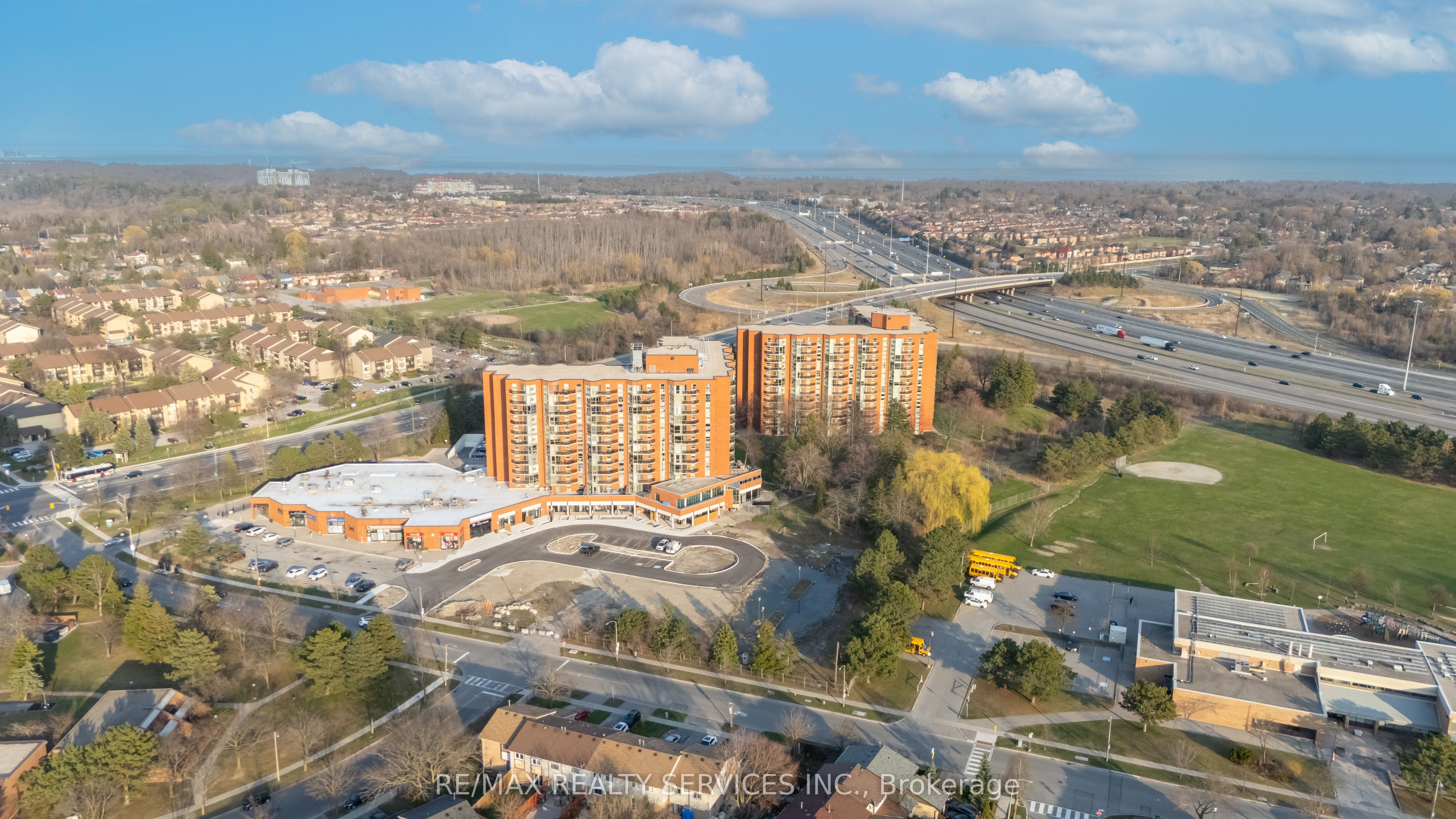 30 DEAN PARK Road #8 Property Photo 1