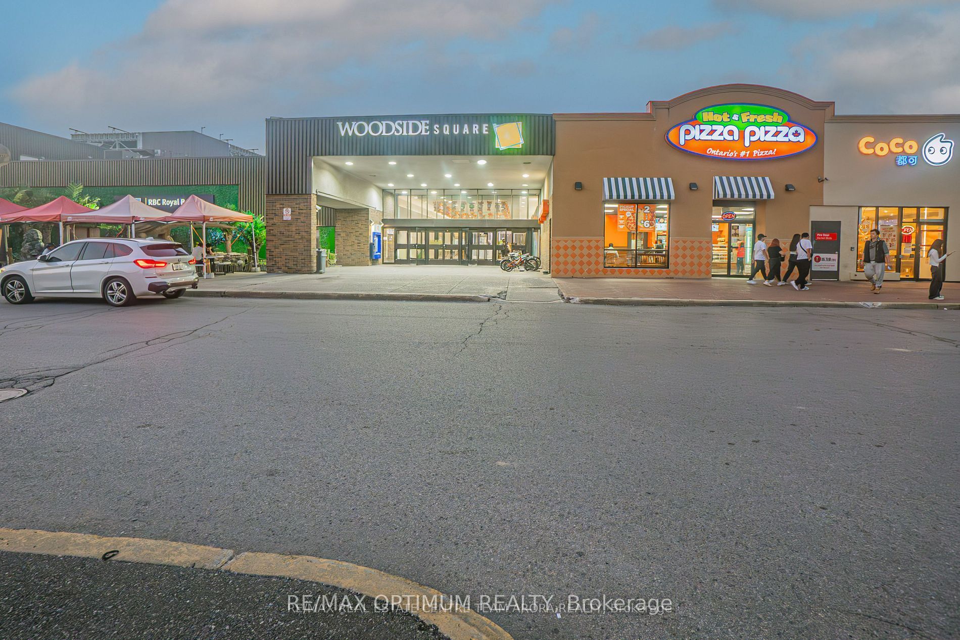 1571 Sandhurst Circle 428 Property Photo 7