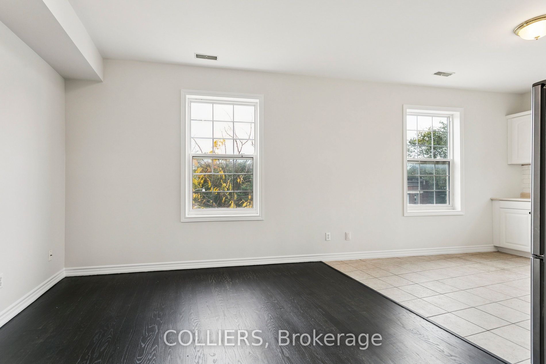 990 Kingston Road Property Photo 4