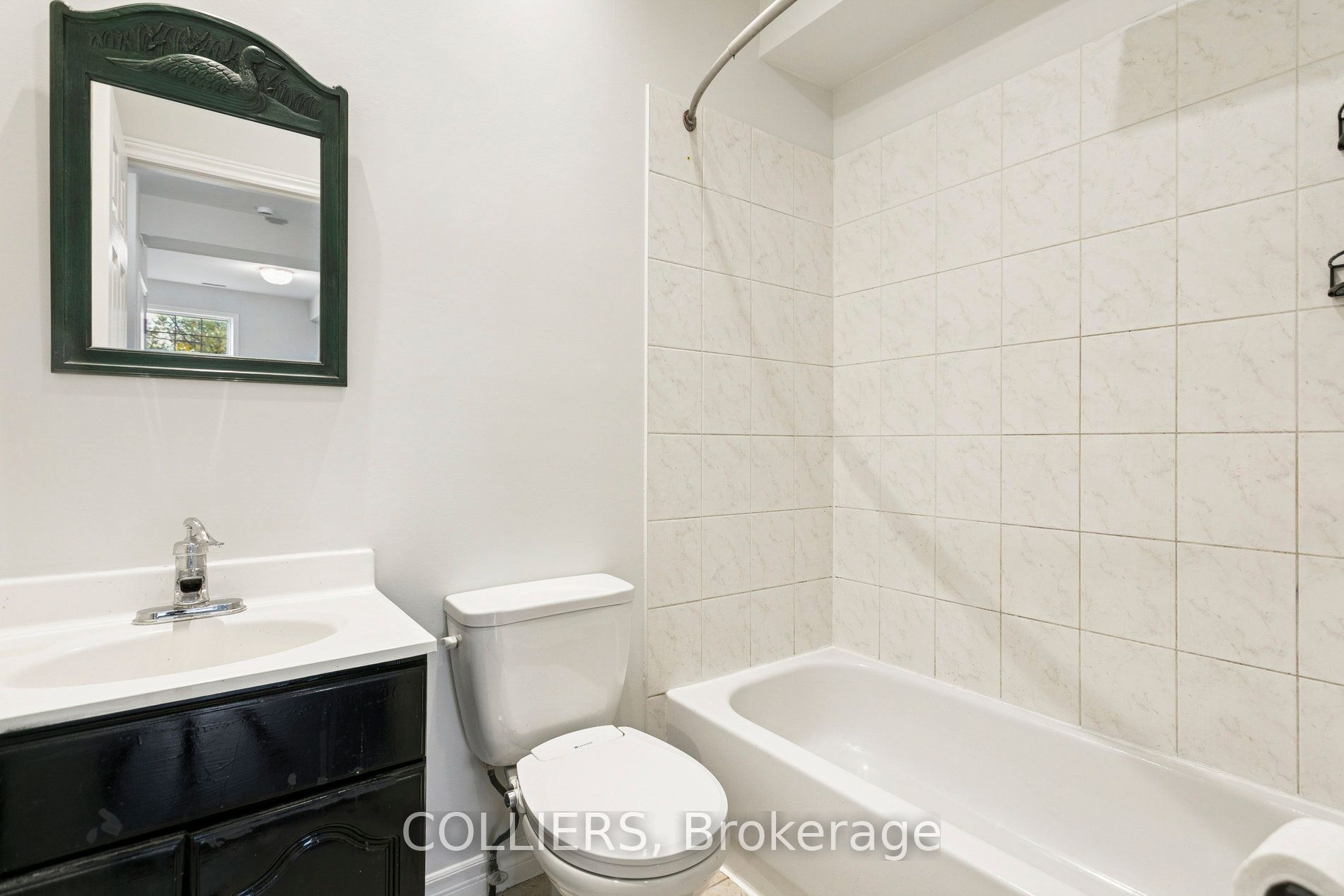 990 Kingston Road Property Photo 10