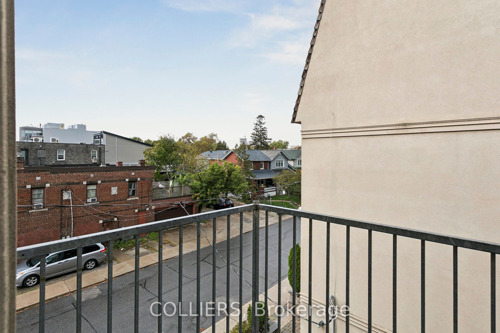 990 Kingston Road Property Photo 13