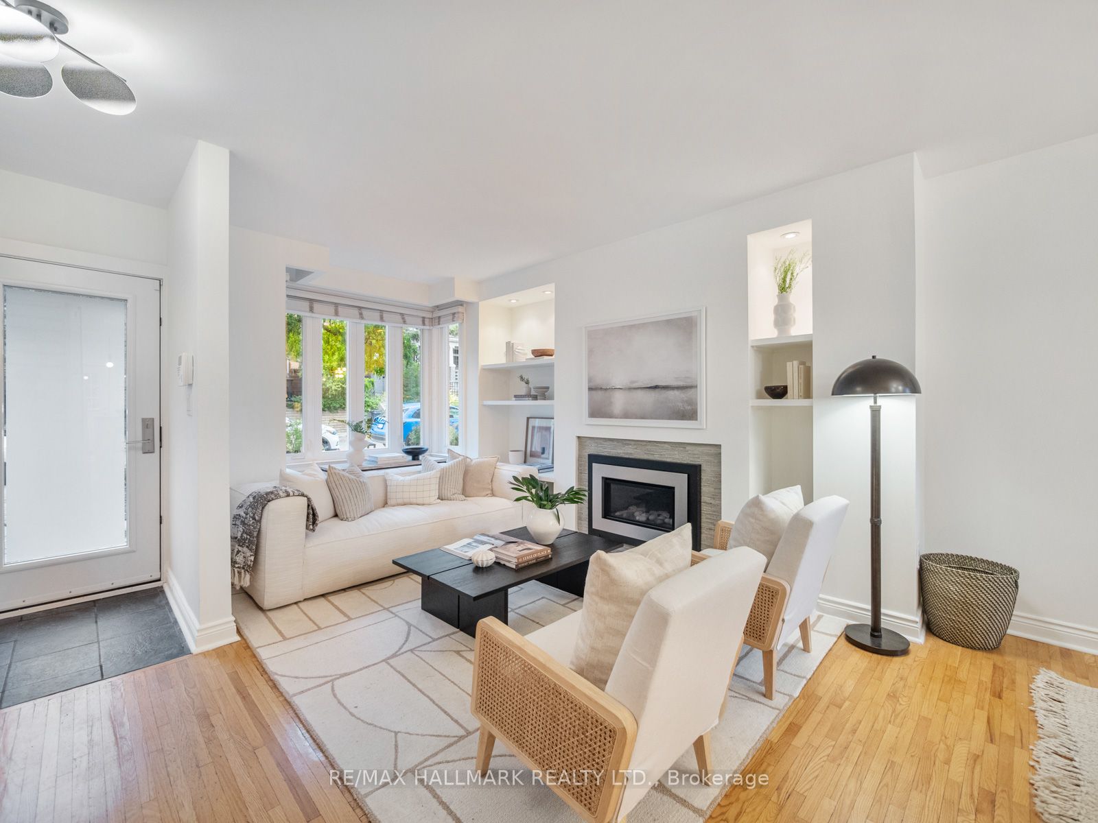 31 Tennis Crescent Property Photo 4