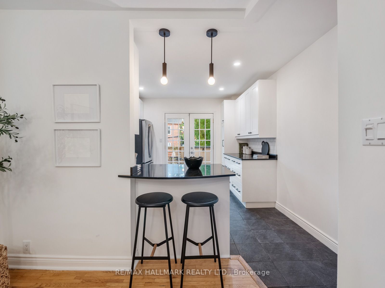 31 Tennis Crescent Property Photo 10