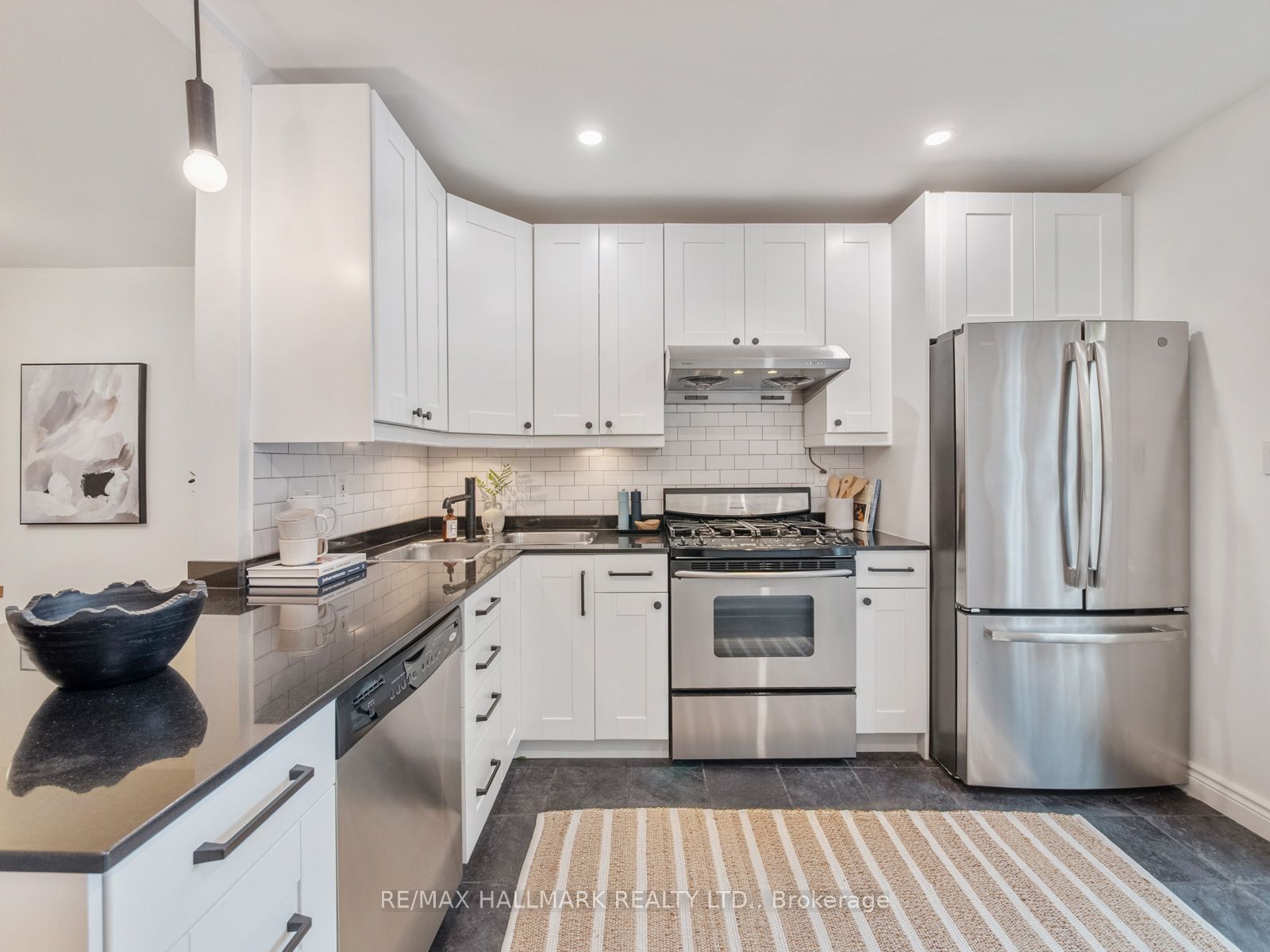 31 Tennis Crescent Property Photo 13