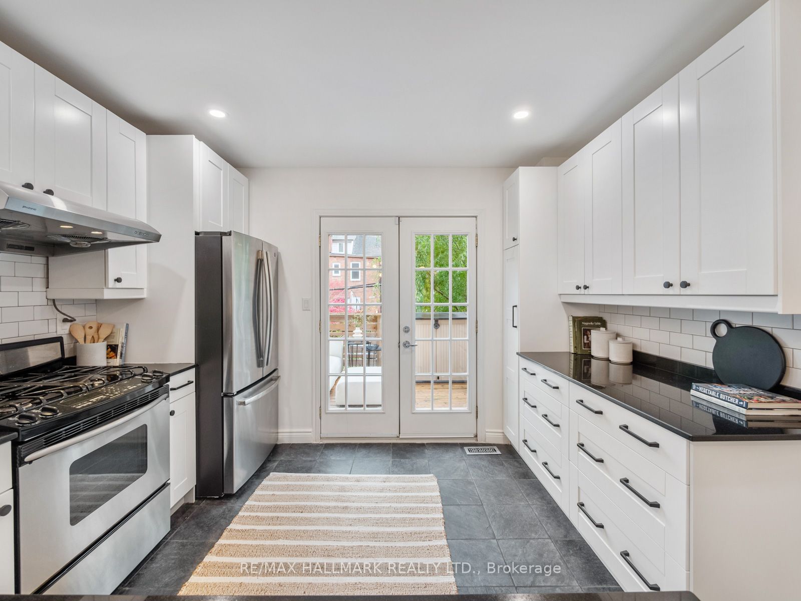 31 Tennis Crescent Property Photo 16