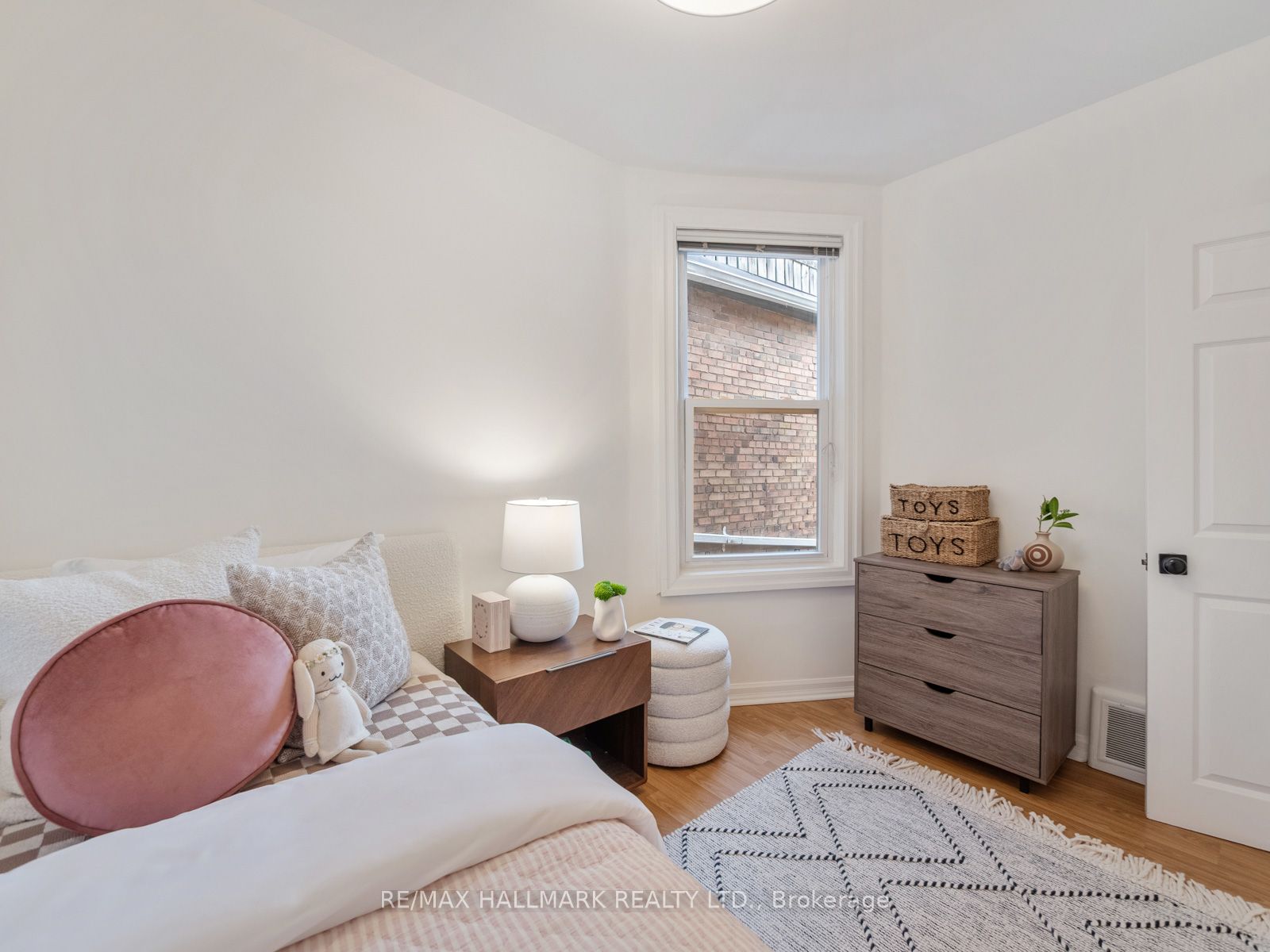 31 Tennis Crescent Property Photo 25