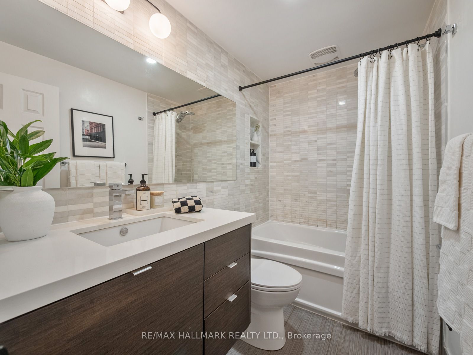 31 Tennis Crescent Property Photo 29