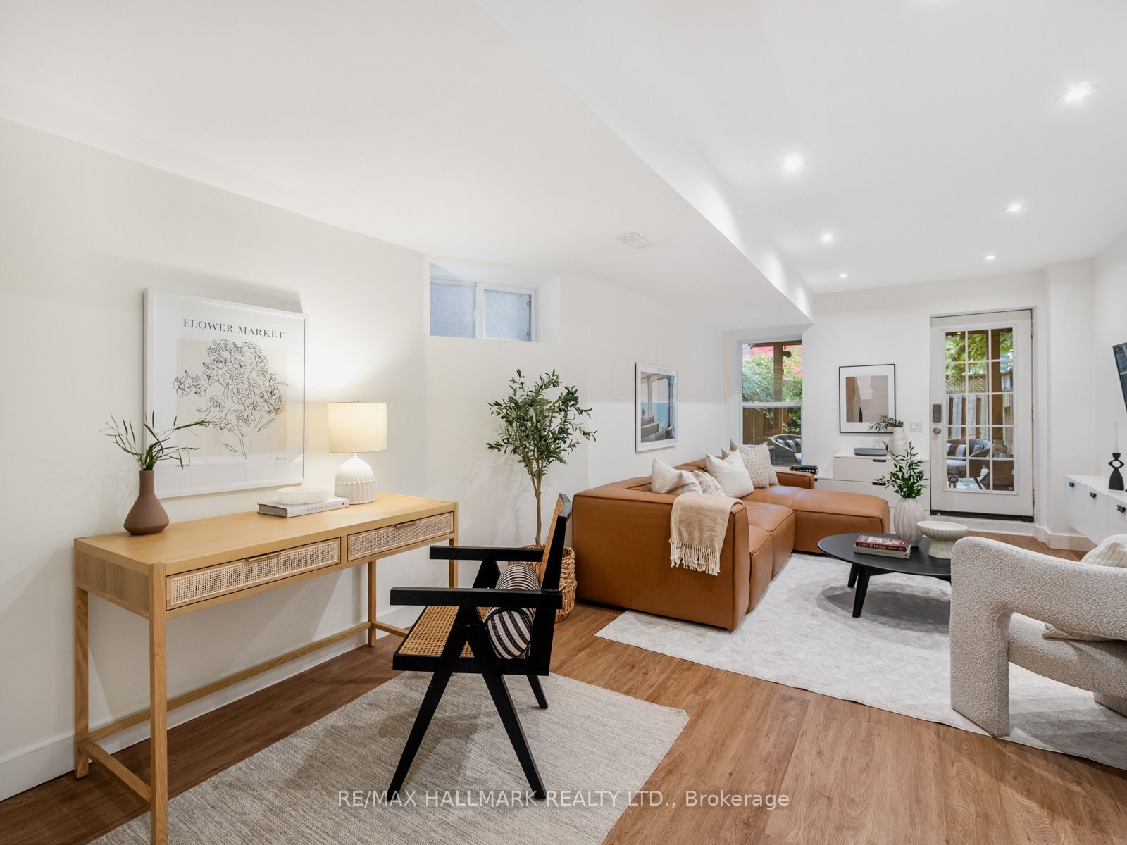 31 Tennis Crescent Property Photo 36