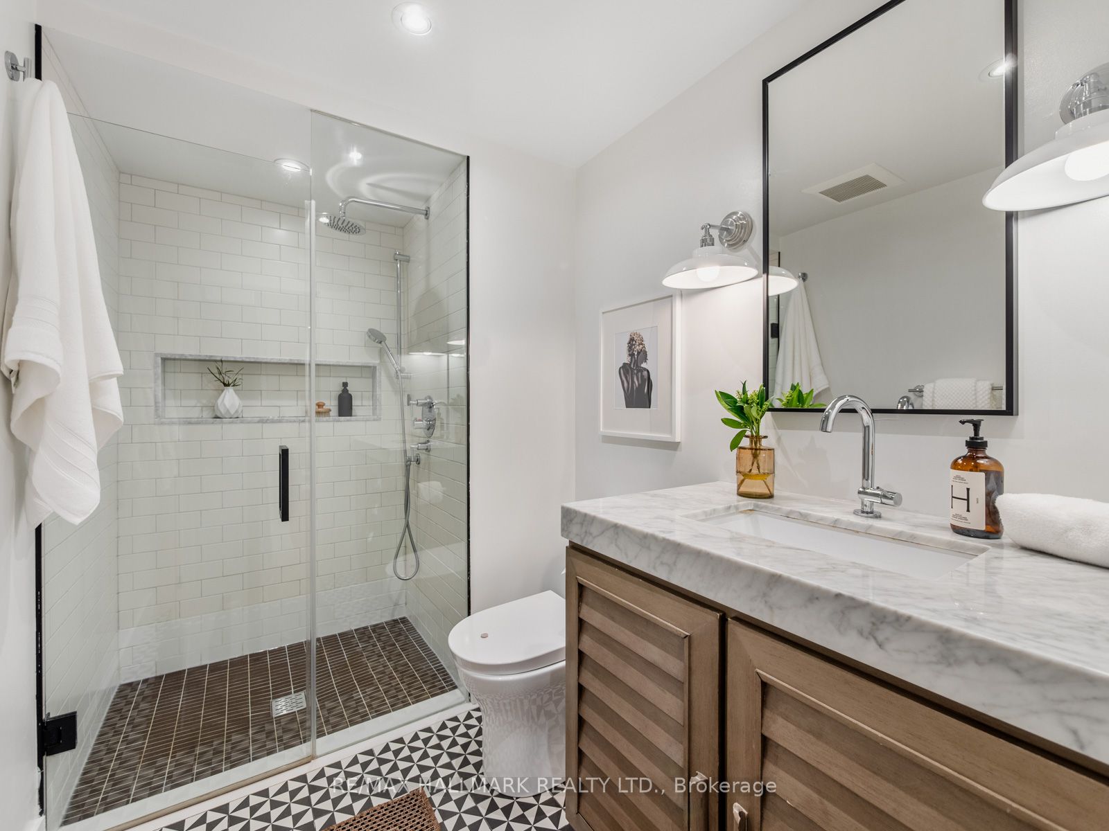 31 Tennis Crescent Property Photo 41