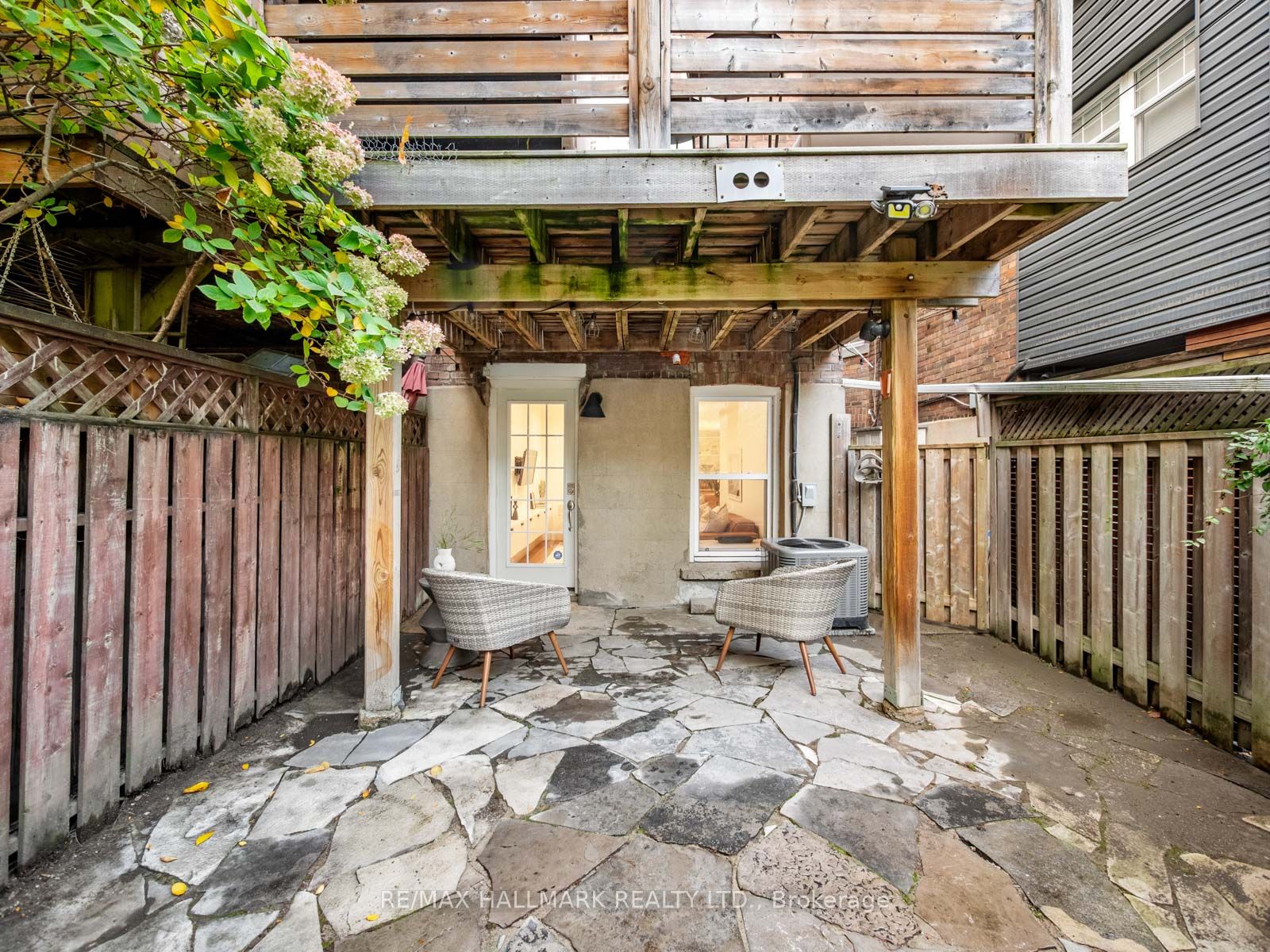 31 Tennis Crescent Property Photo 45