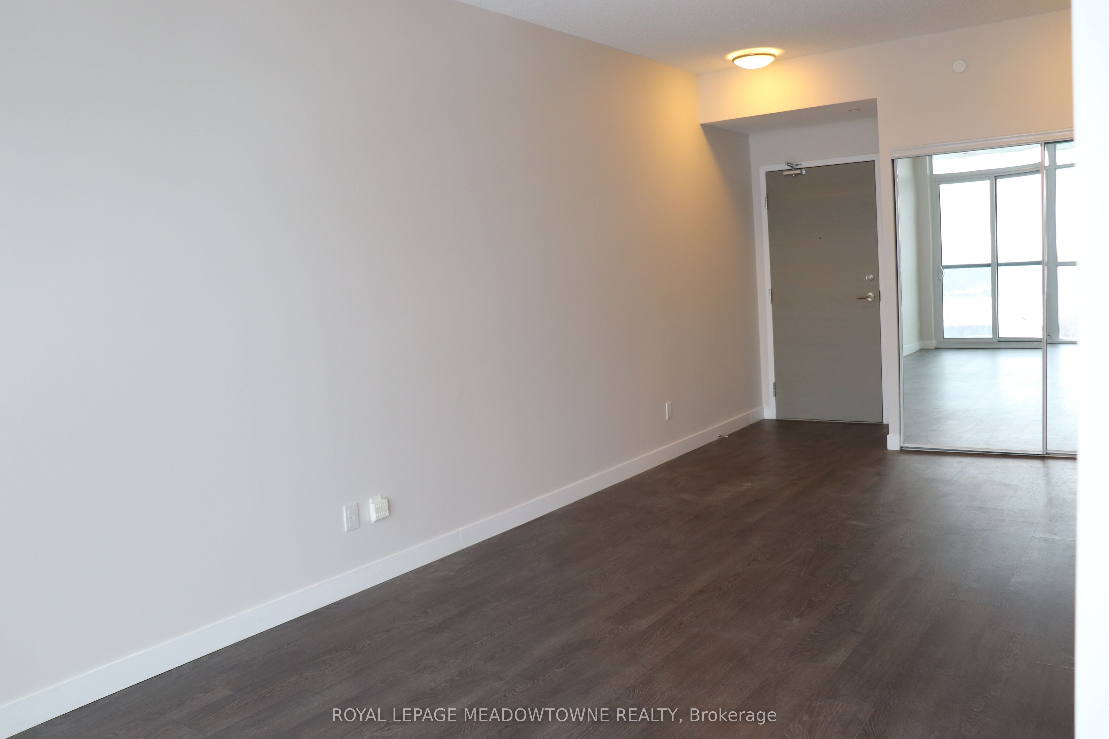 2055 Danforth Avenue 903 Property Photo 4